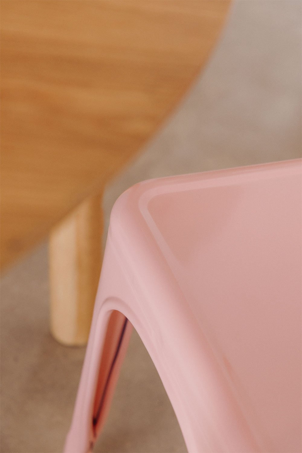Pack de 4 chaises empilables en acier LIX, image de la galerie 2