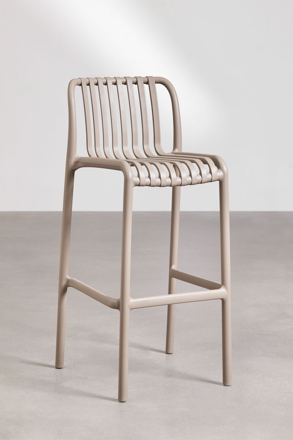 Lot de 4 tabourets hauts empilables Wendell en polypropylène, image de la galerie 1