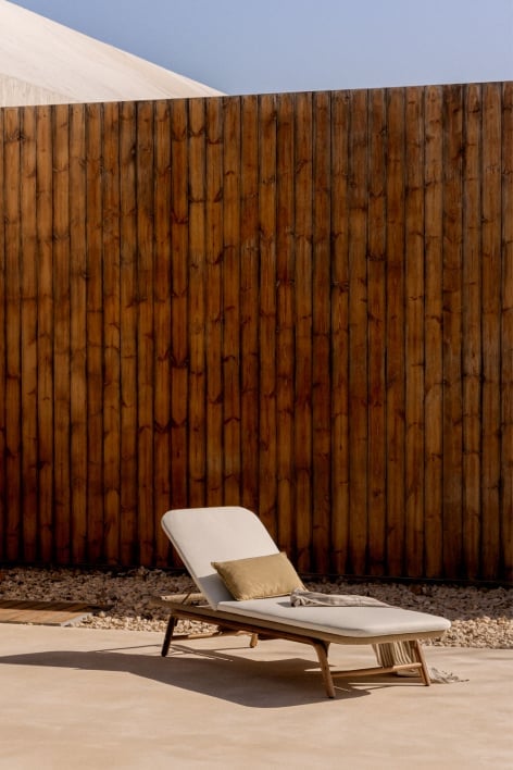 Chaise longue inclinable en bois d'acacia Ikaria