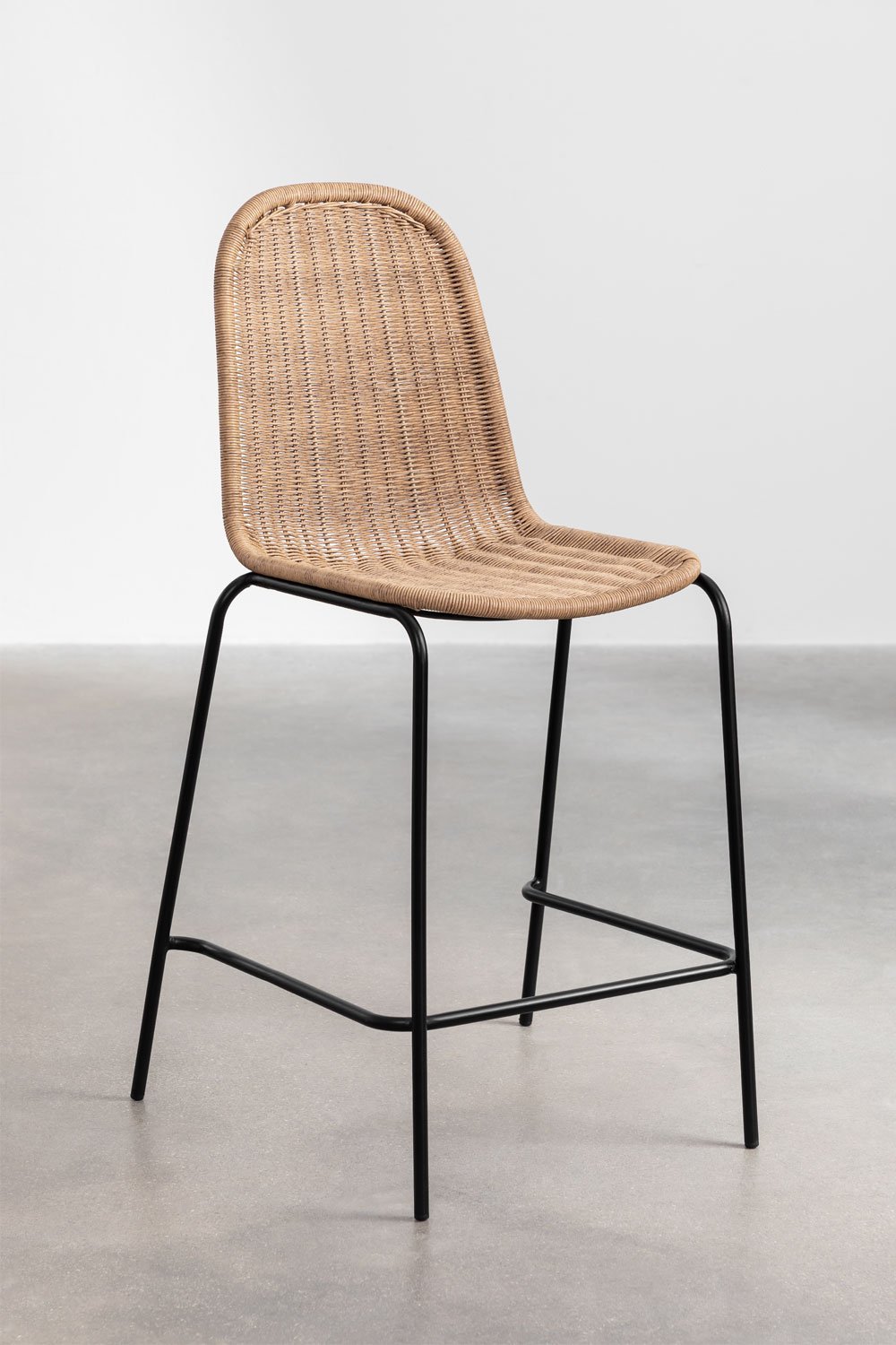 Lot de 4 tabourets hauts empilables en osier Reiven, image de la galerie 1