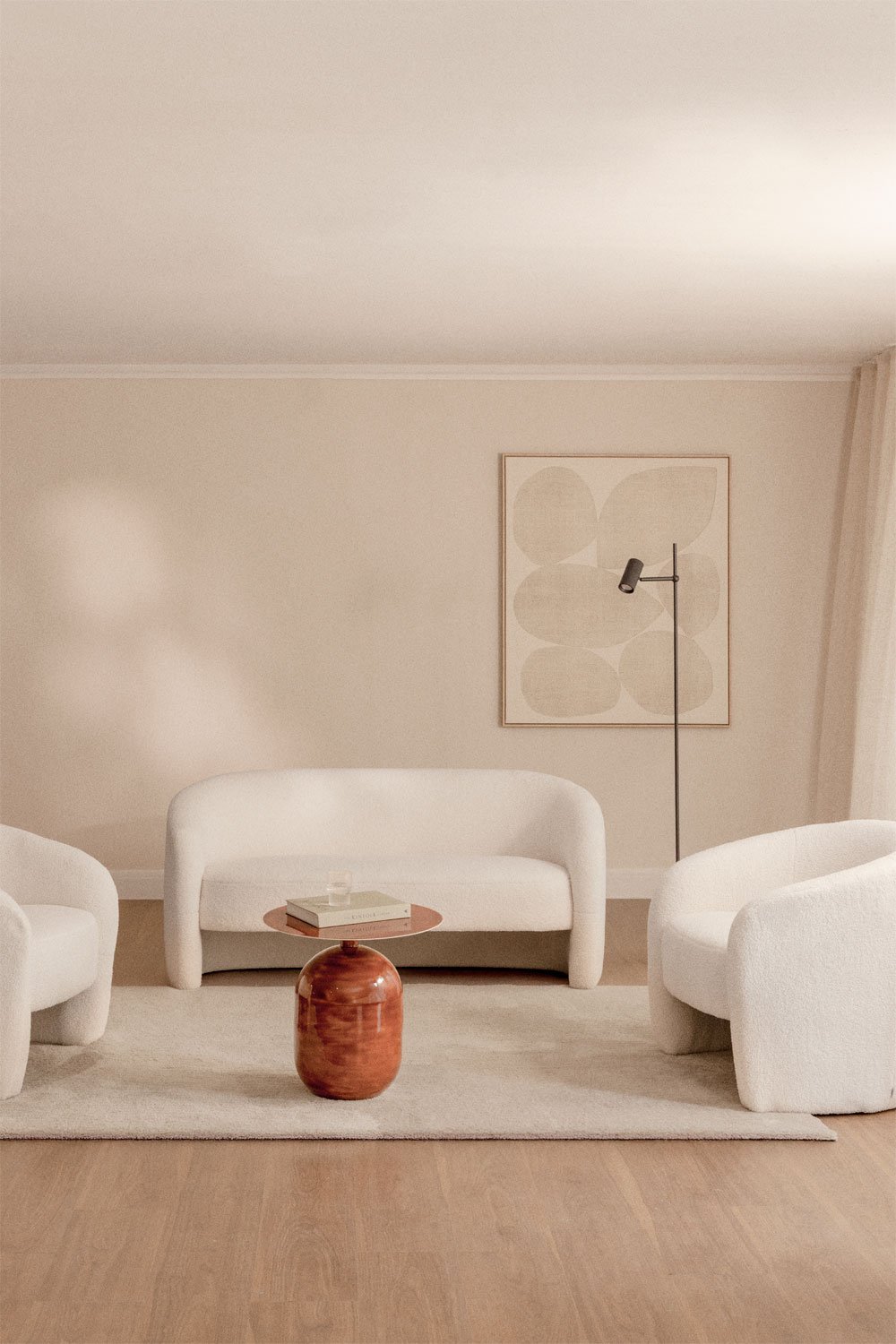 Ensemble de salon avec un canapé 2 places et 2 fauteuils en peau de mouton Gombren, image de la galerie 1