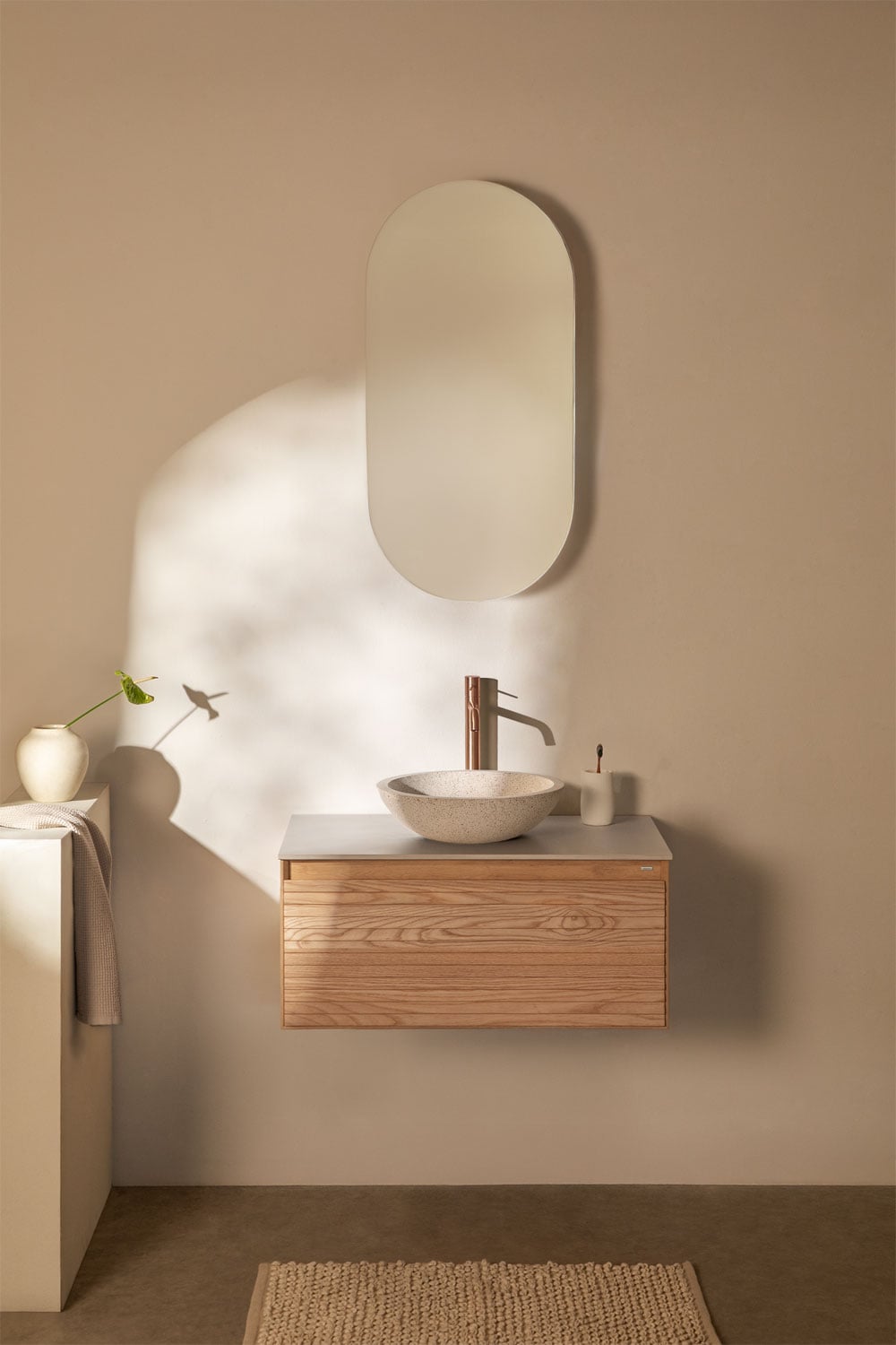 Ensemble de meuble de salle de bain suspendu en bois de frêne Tedrik, image de la galerie 1