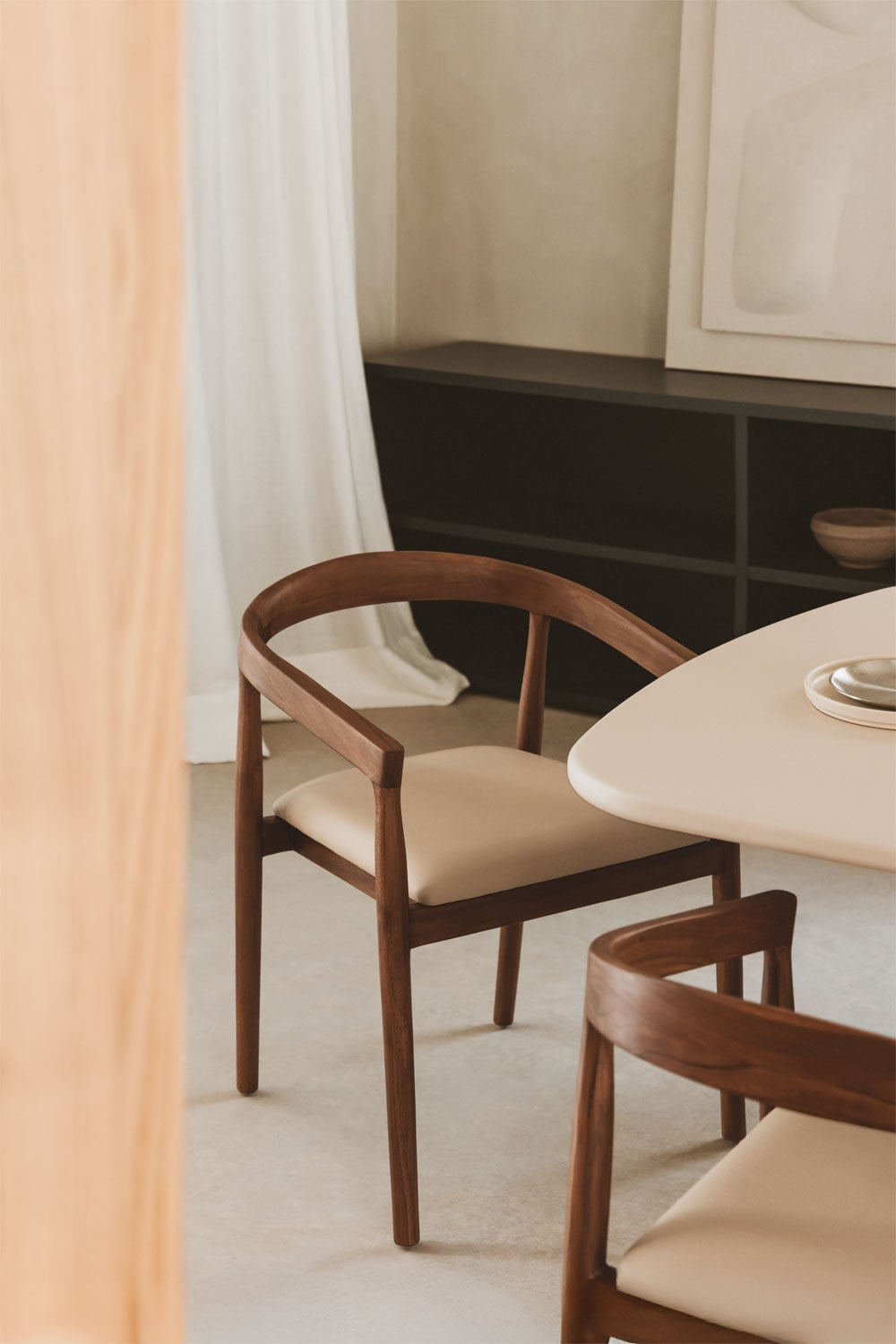 Pack de 4 chaises de salle à manger en bois de teck et cuir Visby, image de la galerie 1