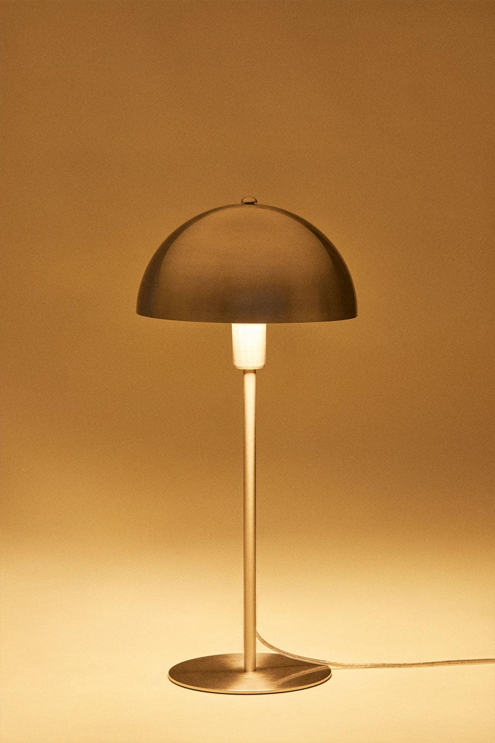 Lampe de table en fer Alnair, image de la galerie 4