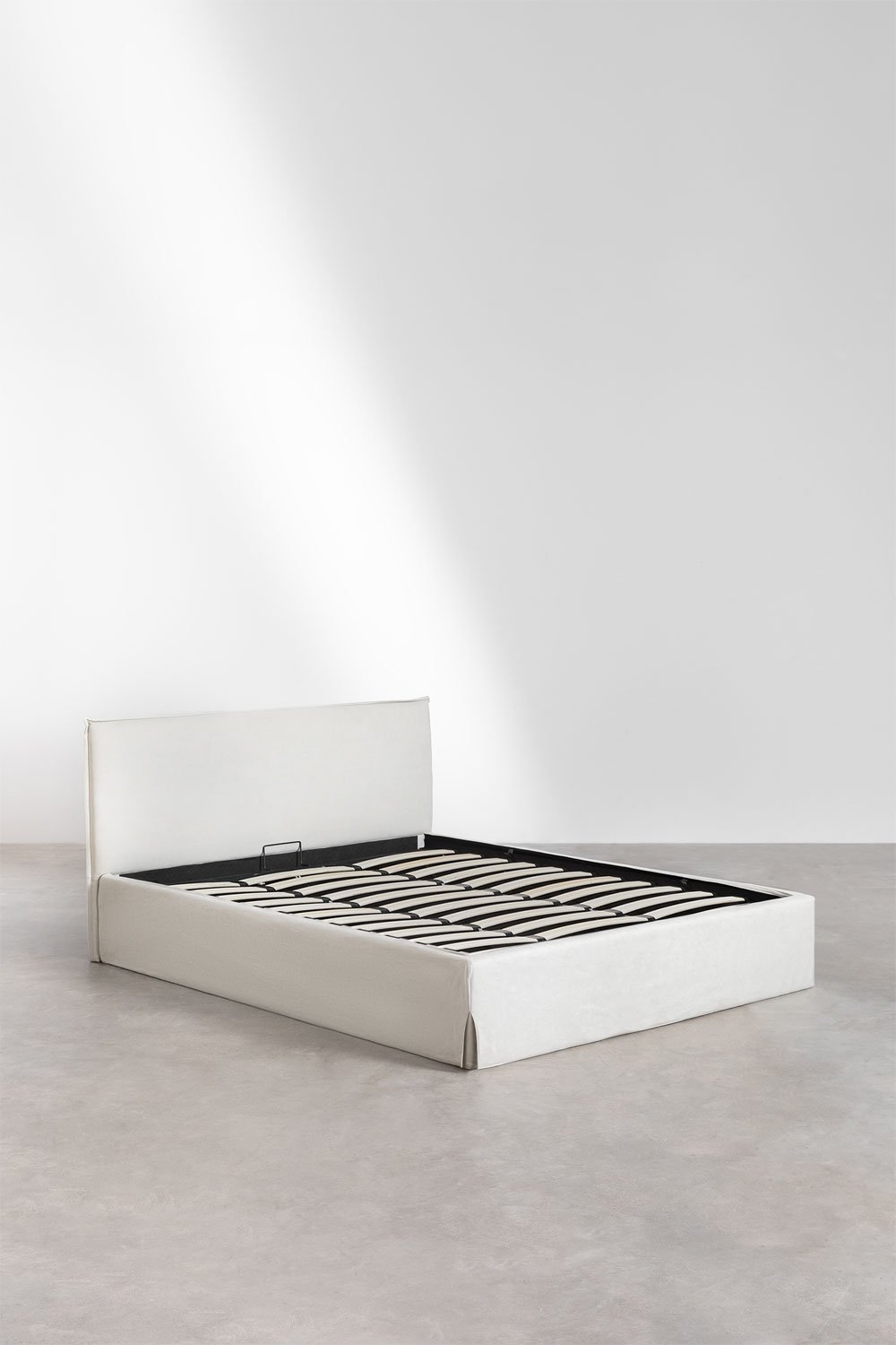 Lit avec sommier coffre tapissé Lorea, image de la galerie 2