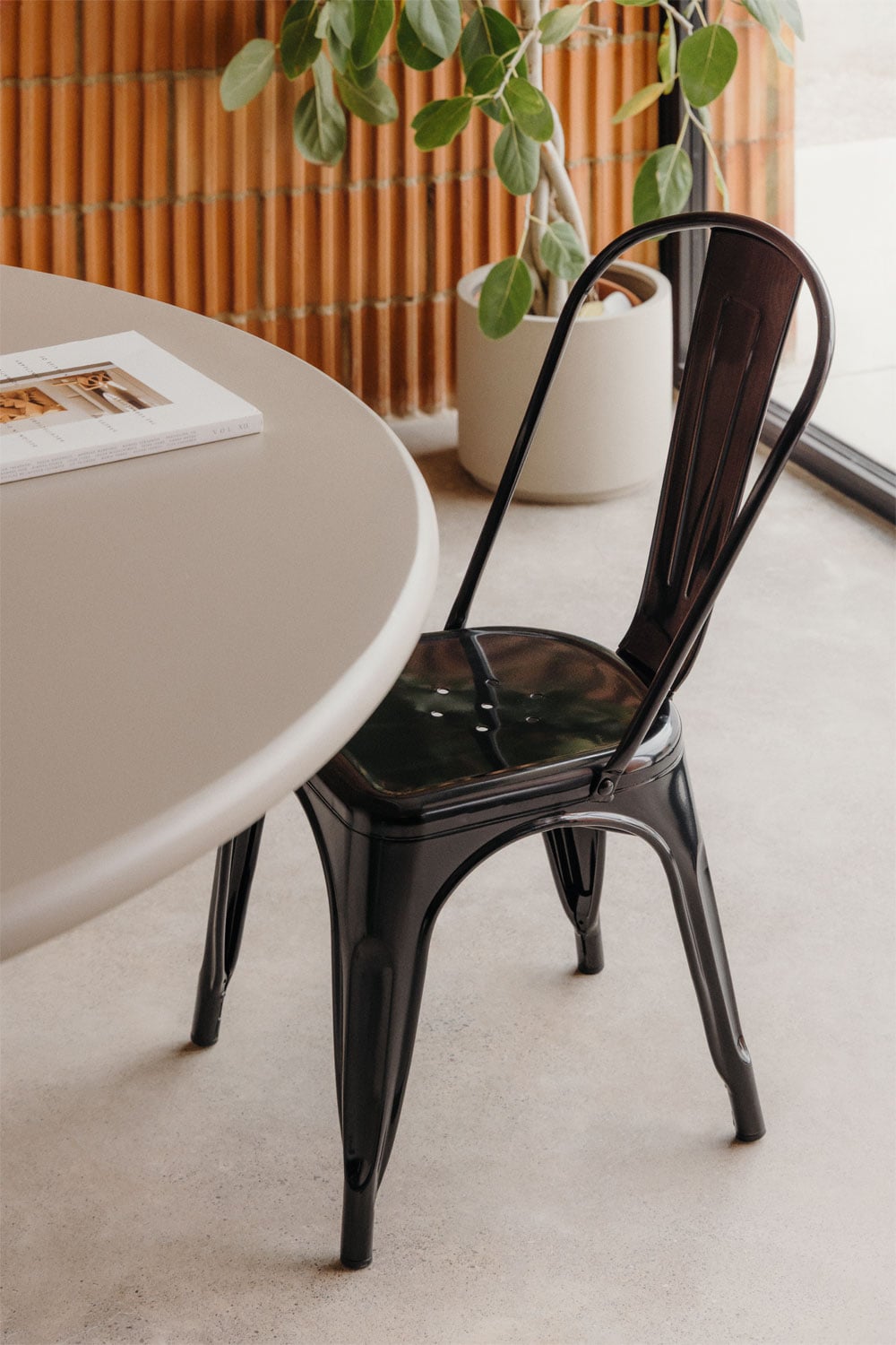 Lot de 4 chaises de salle à manger empilables Lix, image de la galerie 1