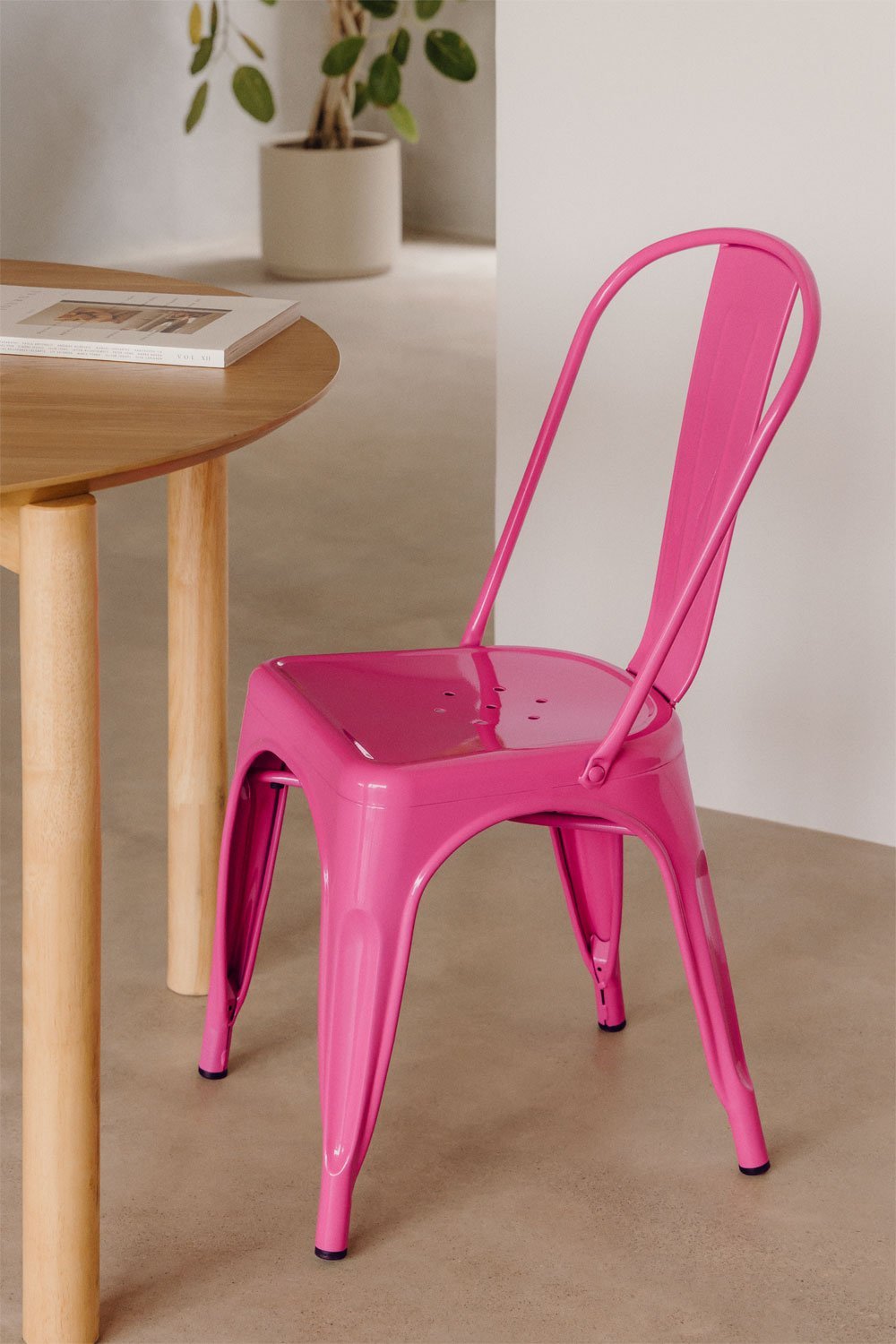 Lot de 4 chaises de salle à manger empilables Lix, image de la galerie 1