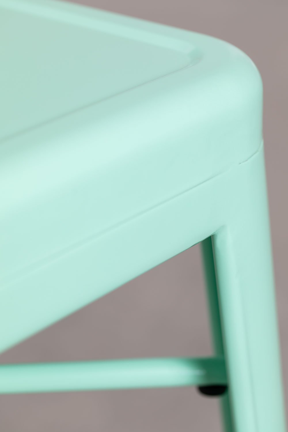 Tabouret haut empilable en acier Lix, image de la galerie 6