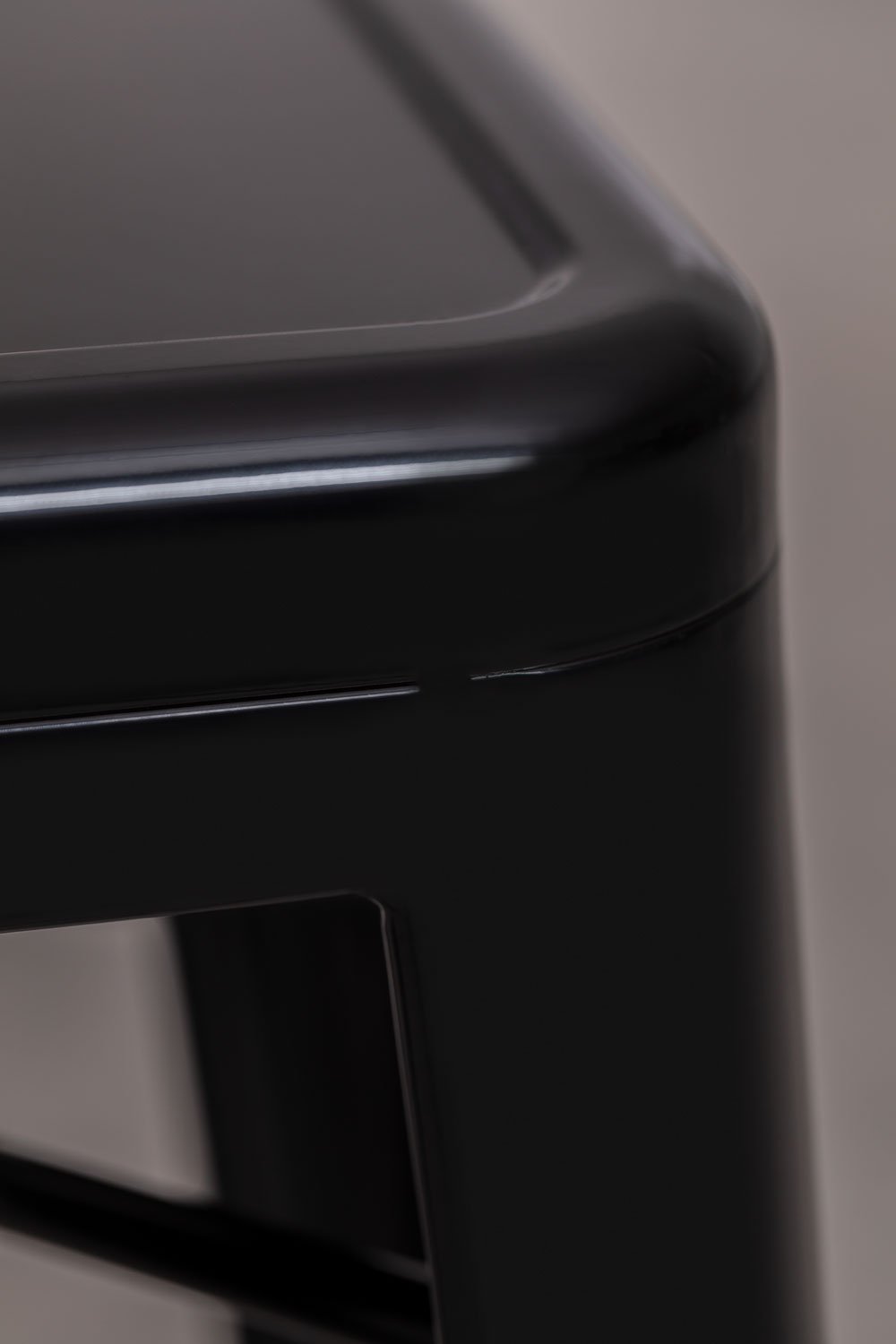 Tabouret haut empilable en acier Lix, image de la galerie 6