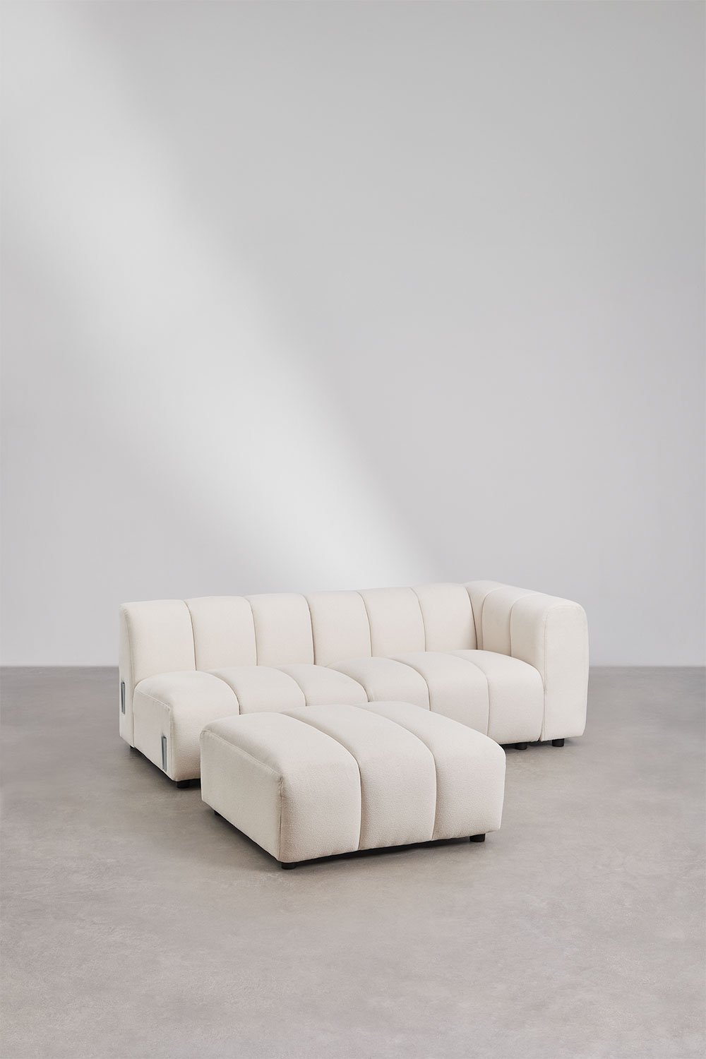 Canapé d'angle droit modulable 2 pièces et pouf en tissu bouclé Eliot, image de la galerie 1