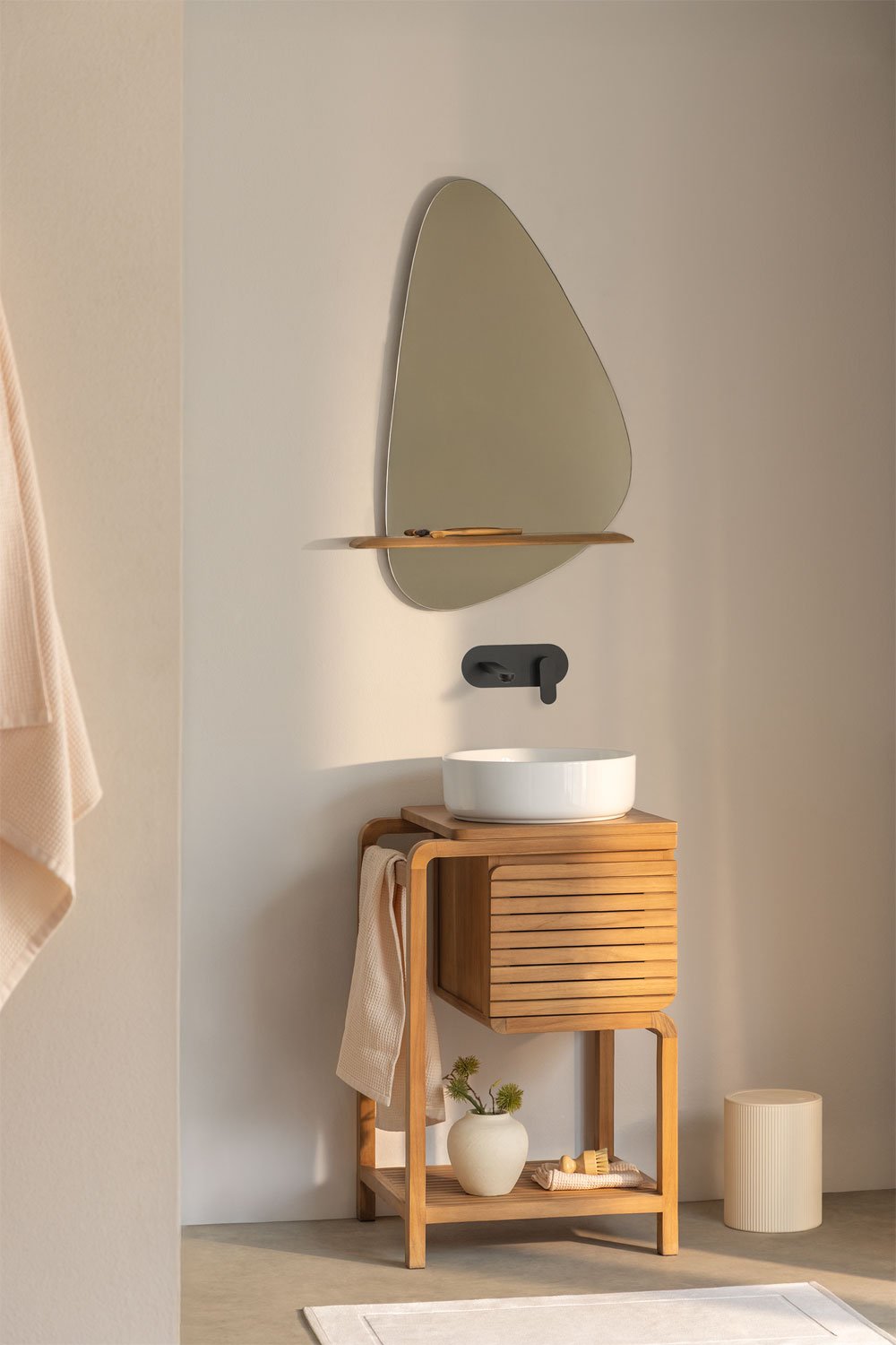 Ensemble de meubles de salle de bain en bois de teck Bradley, image de la galerie 1