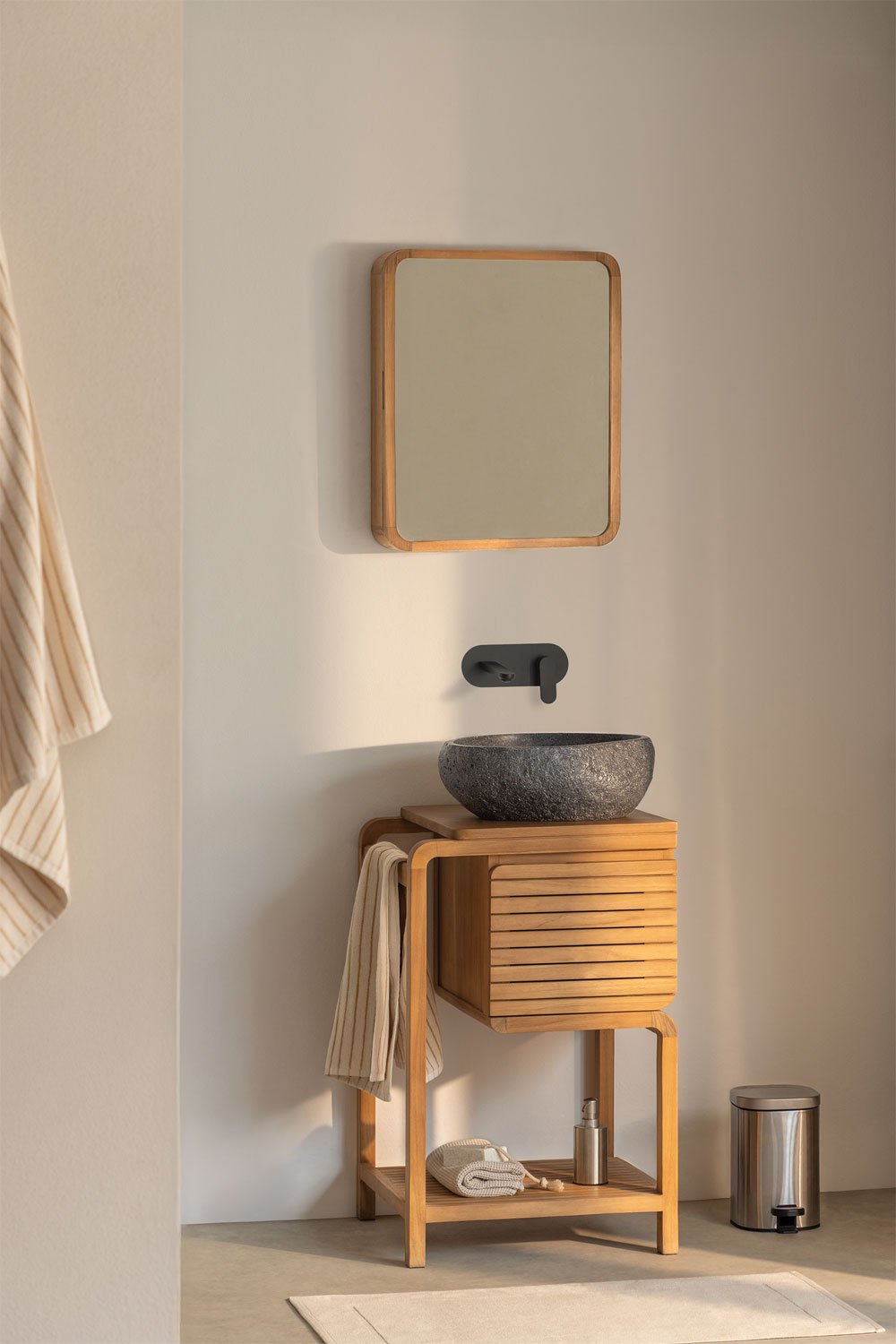 Ensemble de meubles de salle de bain en bois de teck Bradley, image de la galerie 1