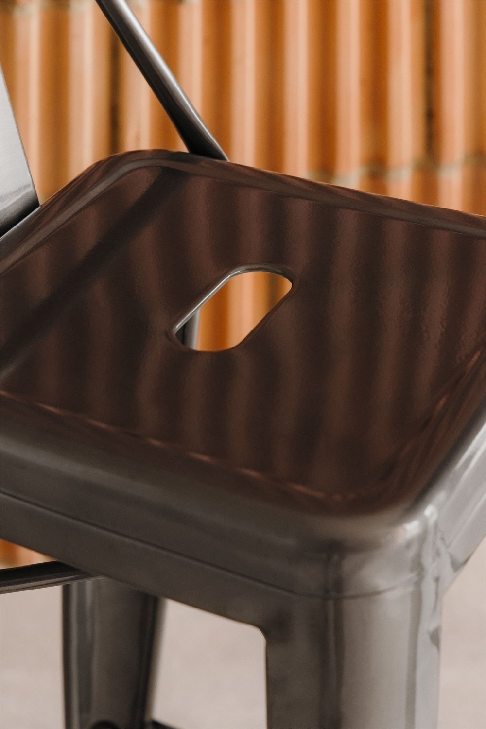Tabouret haut ↑75 cm avec dossier en acier Lix, image de la galerie 2