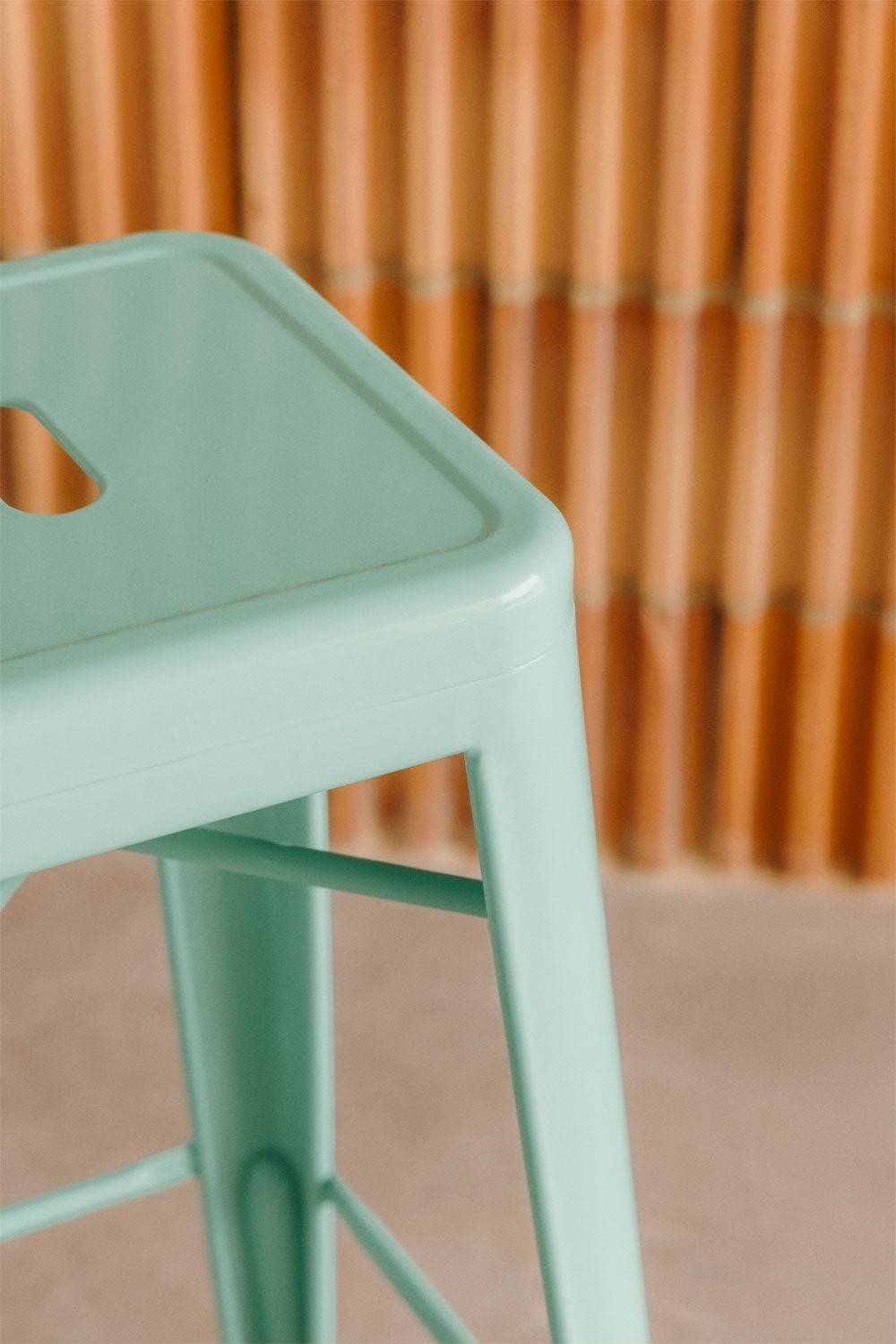 Lot de 4 tabourets hauts 75 cm en acier vert menthe Lix, image de la galerie 2