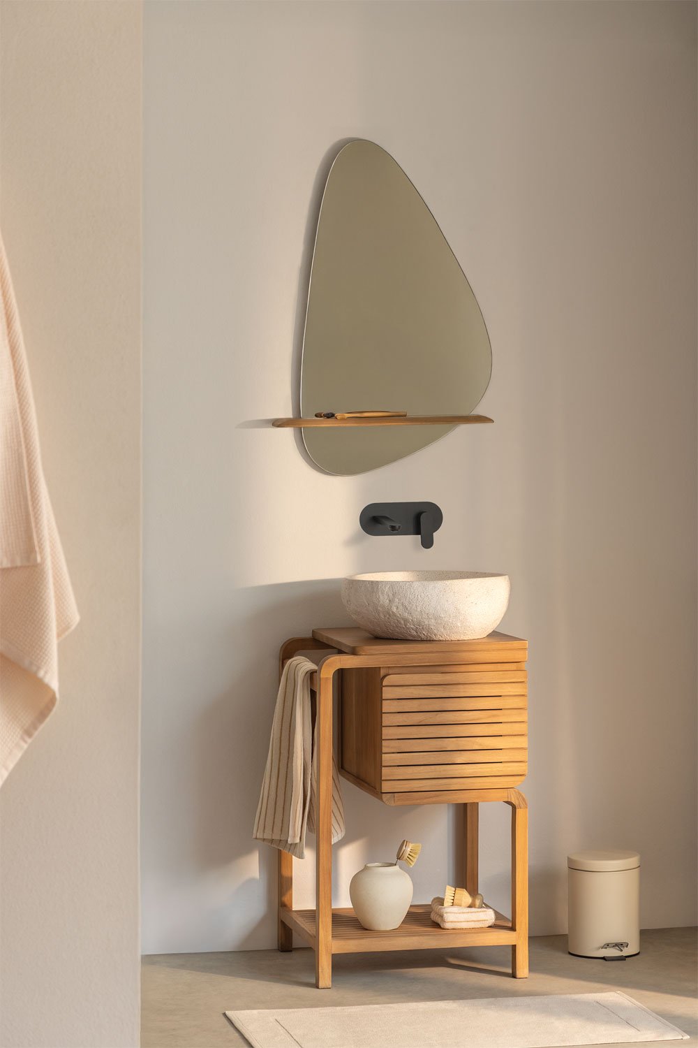Ensemble de meuble de salle de bain en bois de teck Bradley, image de la galerie 1