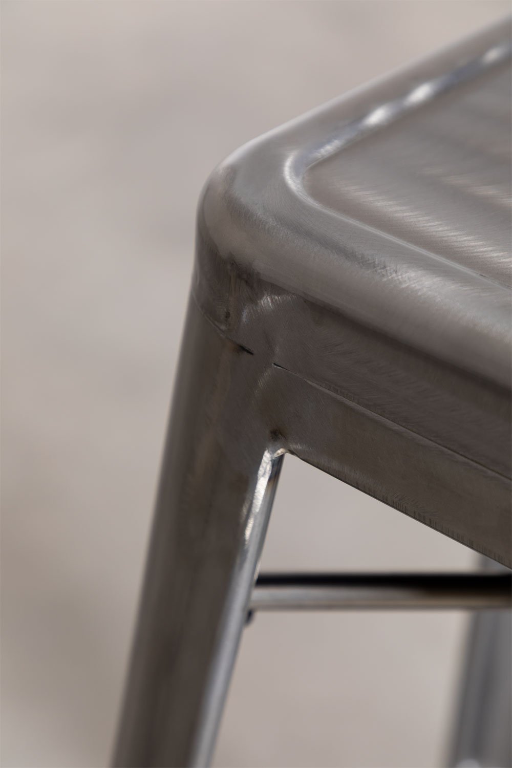 Lot de 4 tabourets hauts ↑75 cm avec dossier en acier Lix, image de la galerie 7