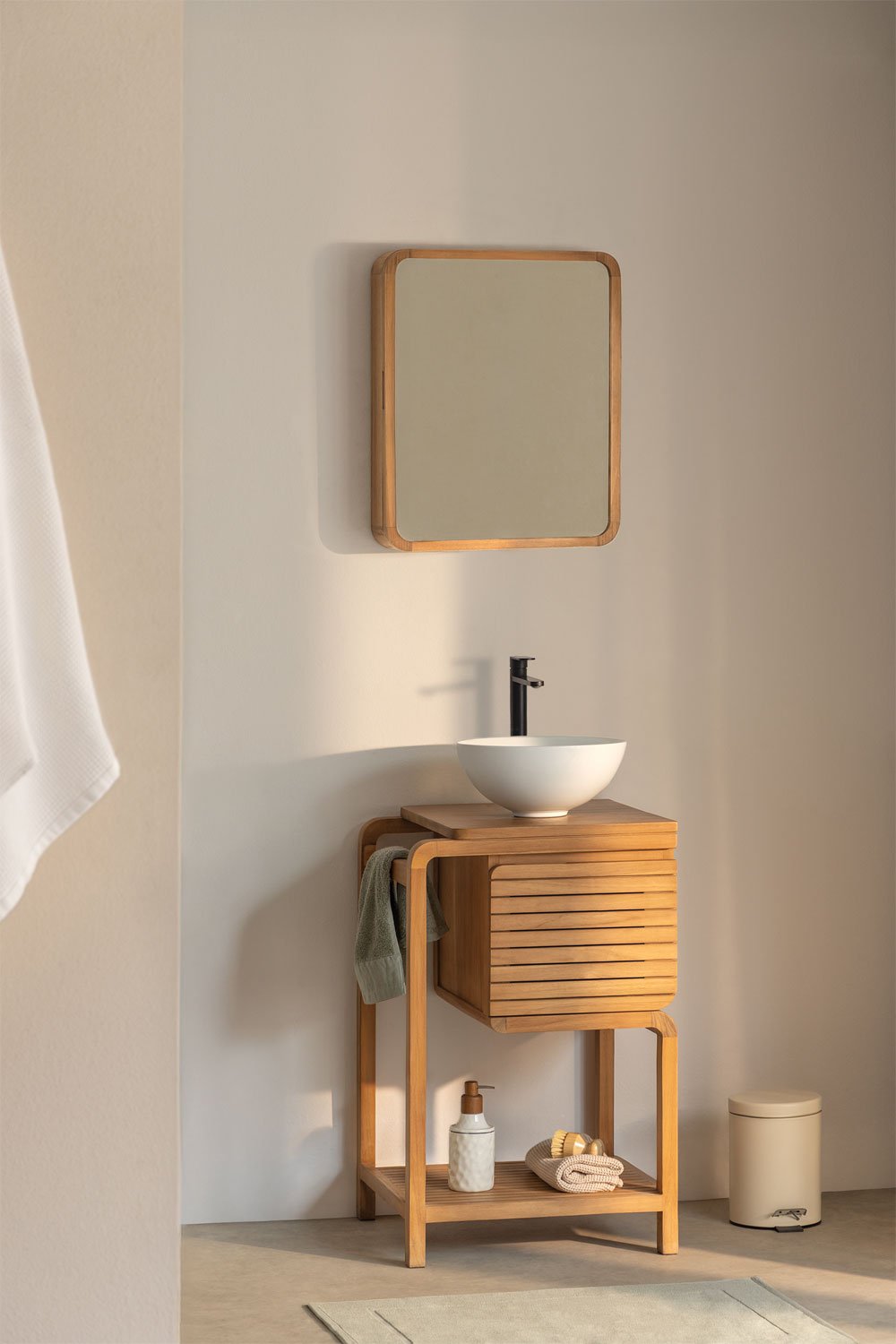 Ensemble de meubles de salle de bain en bois de teck Bradley, image de la galerie 1