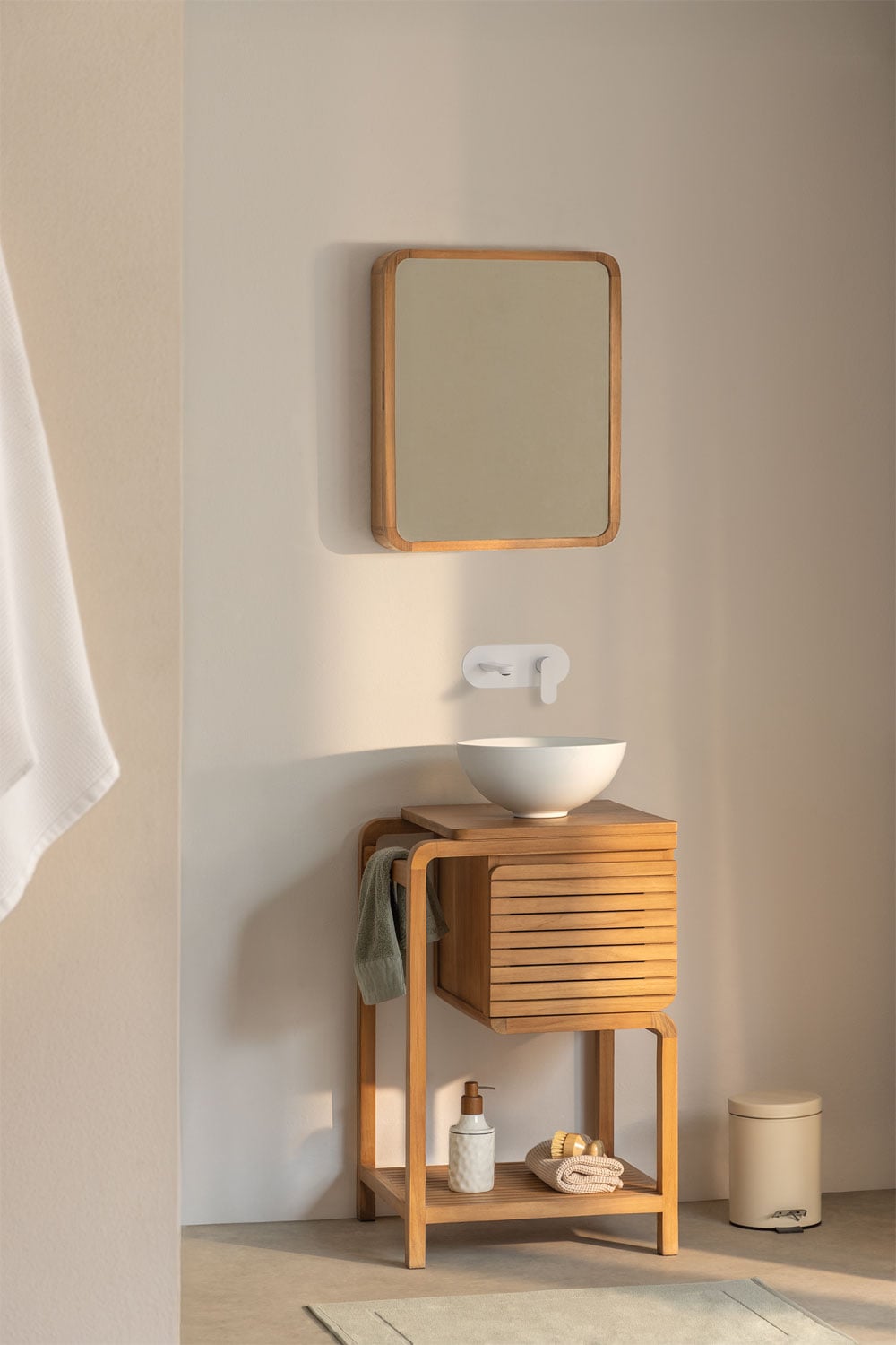 Ensemble de meuble de salle de bain en bois de teck Bradley, image de la galerie 1