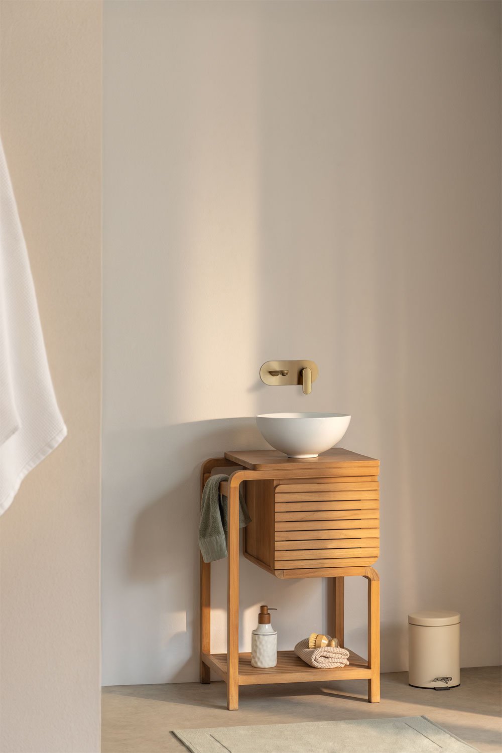 Ensemble de meuble de salle de bain en bois de teck Bradley, image de la galerie 1