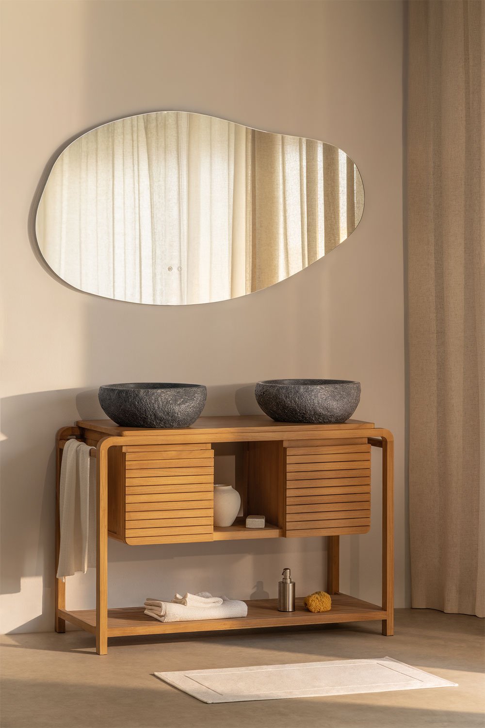 Ensemble de meuble de salle de bain en bois de teck Bradley, image de la galerie 1