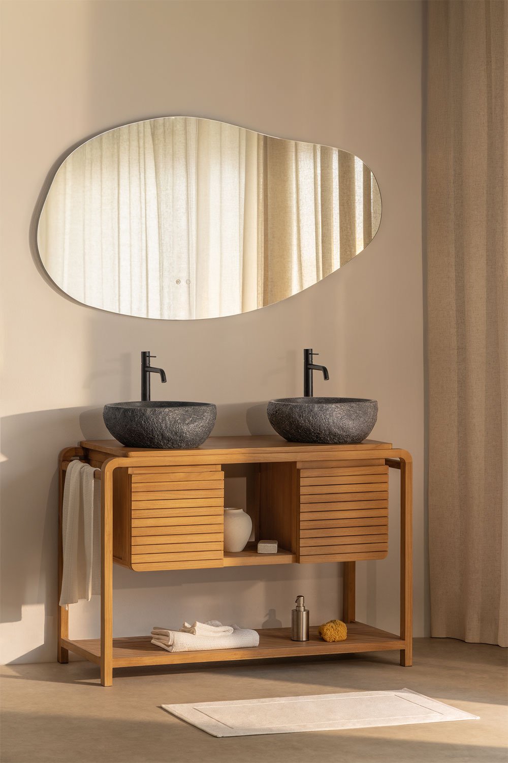 Ensemble de meuble de salle de bain en bois de teck Bradley, image de la galerie 1