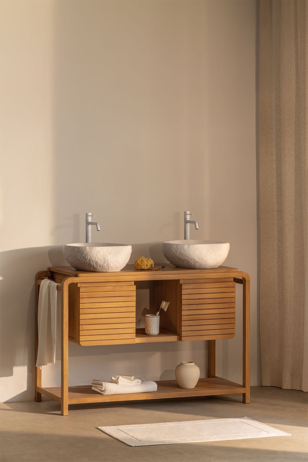 Ensemble de meuble de salle de bain en bois de teck Bradley, image de la galerie 1