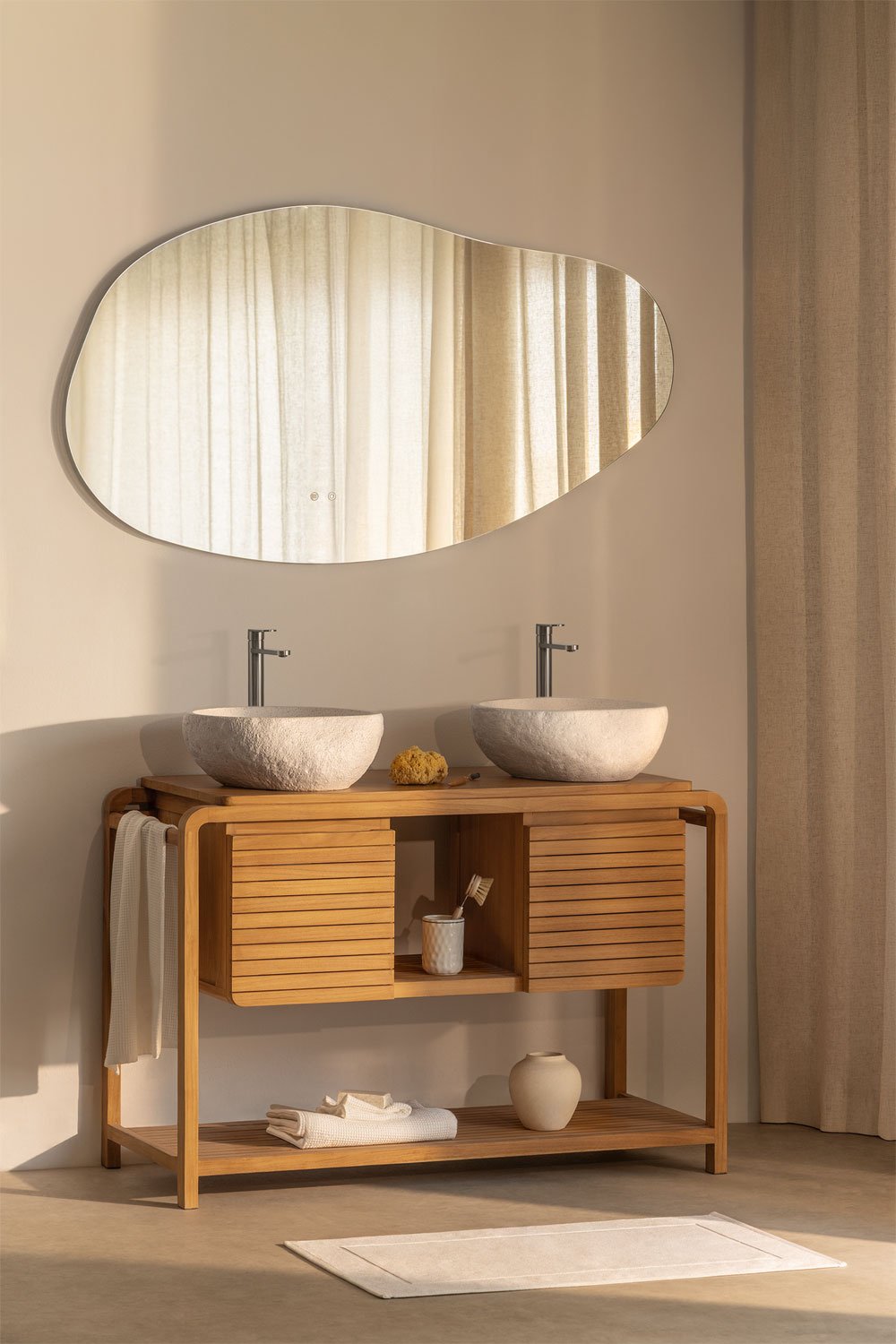 Ensemble de meuble de salle de bain en bois de teck Bradley, image de la galerie 1