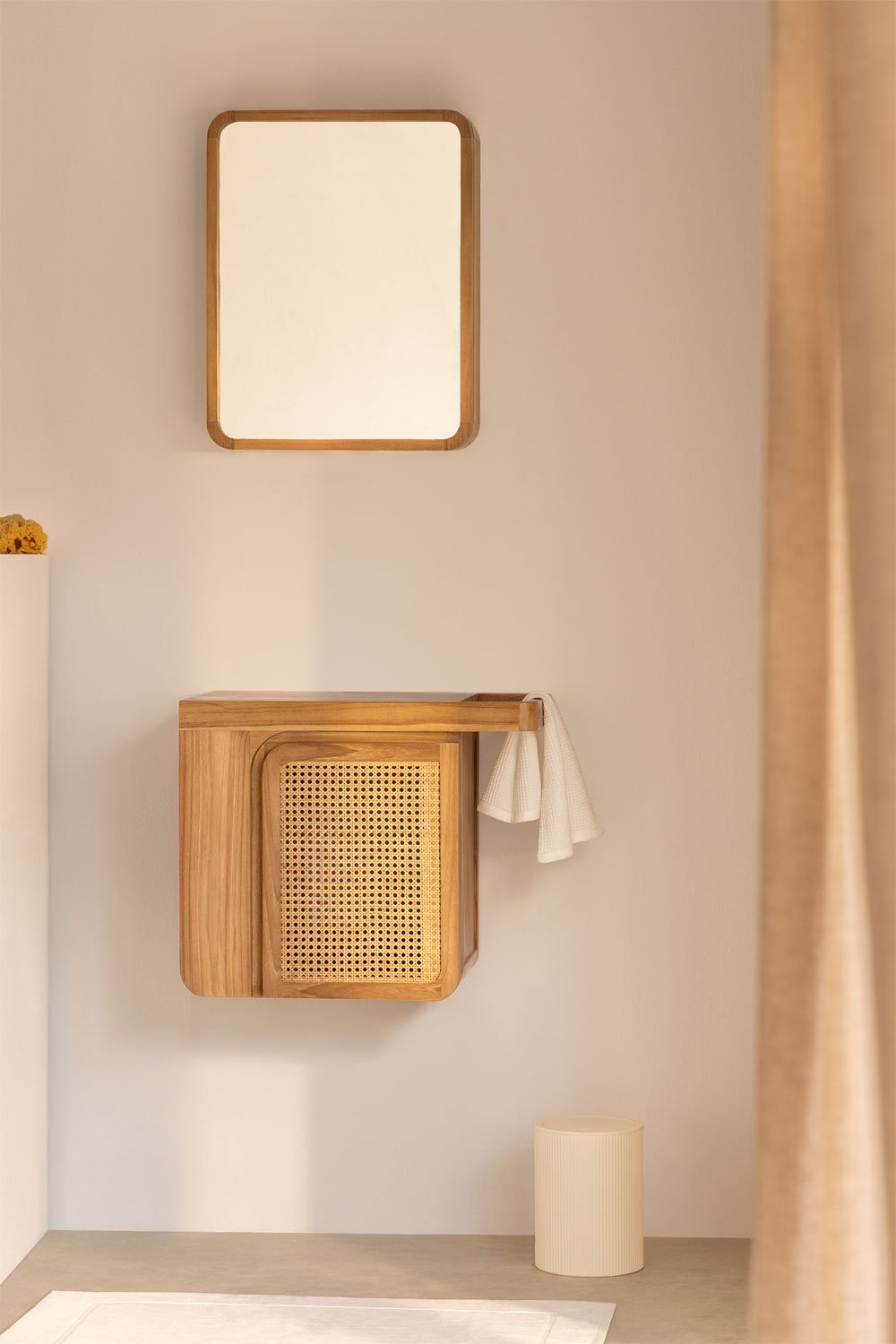 Ensemble de meubles de salle de bain suspendus en teck Georgy, image de la galerie 1