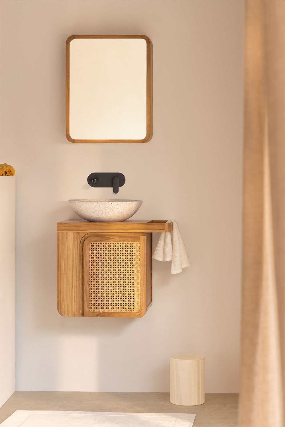 Ensemble de meubles de salle de bain suspendus en teck Georgy, image de la galerie 1