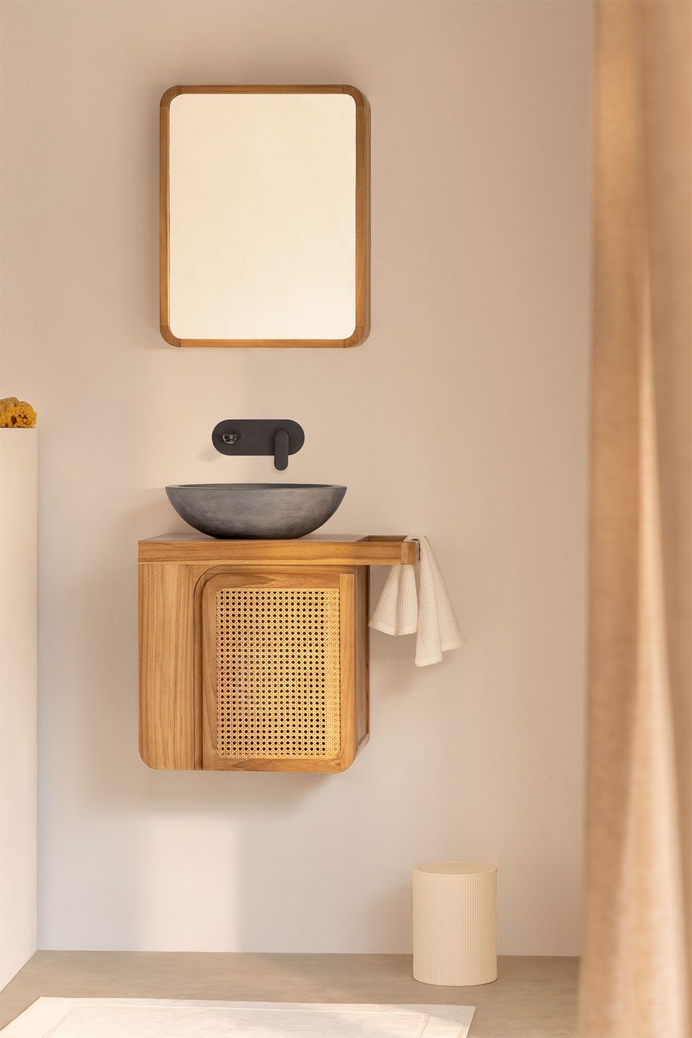 Ensemble de meubles de salle de bain suspendus en teck Georgy, image de la galerie 1