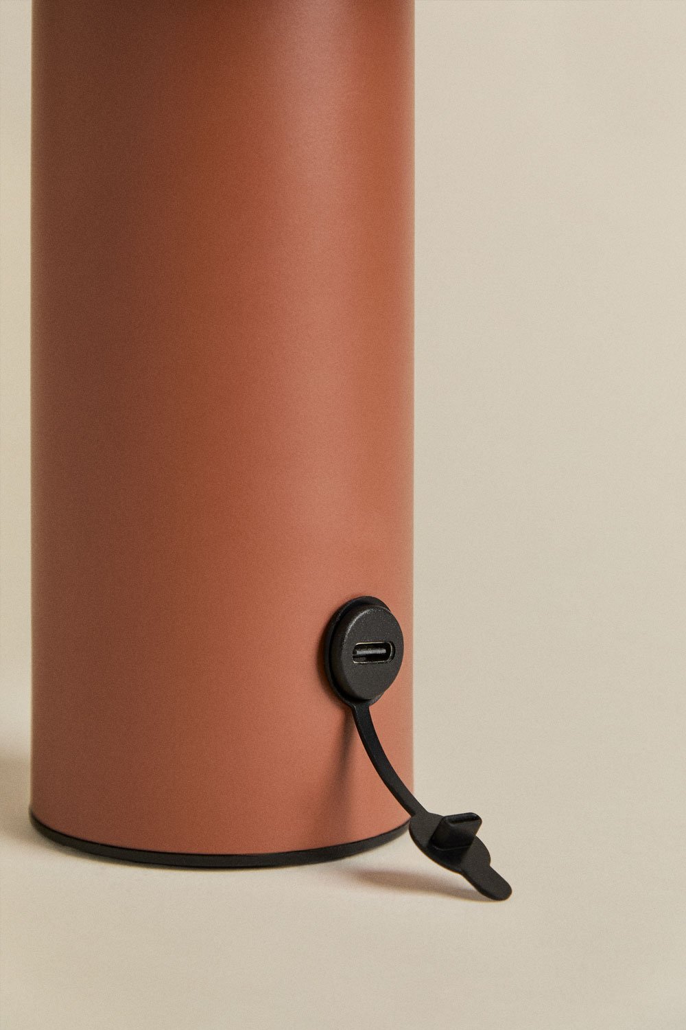 Lampe de table LED sans fil pour extérieur en fer Loentia, image de la galerie 5