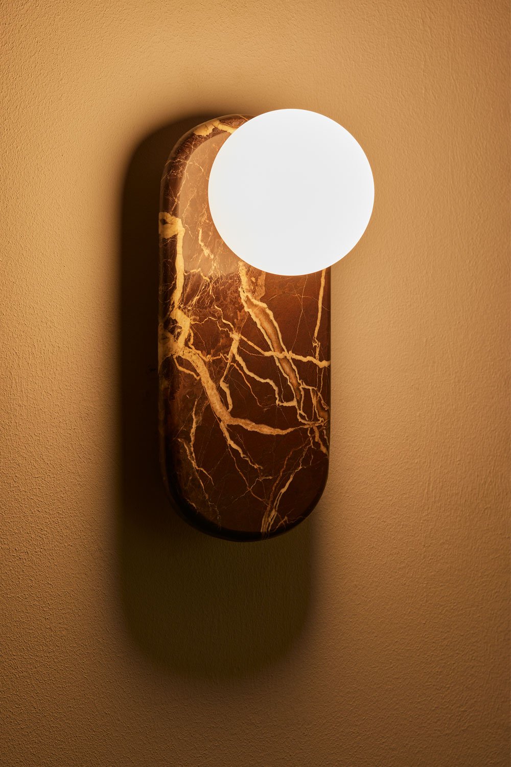 Applique murale en marbre avec boule en cristal Hailey, image de la galerie 3