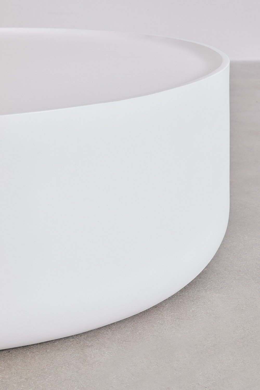 Table basse ronde Ø80 cm en ciment Darwys, image de la galerie 4