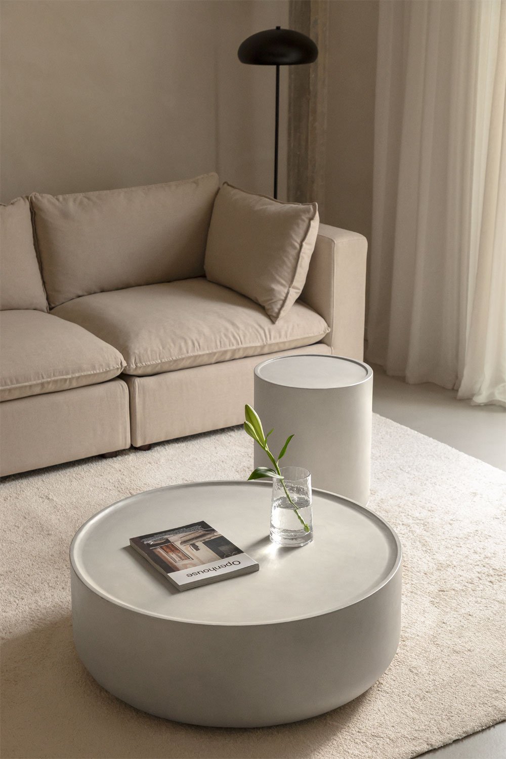 Table basse ronde Ø80 cm en ciment Darwys, image de la galerie 1
