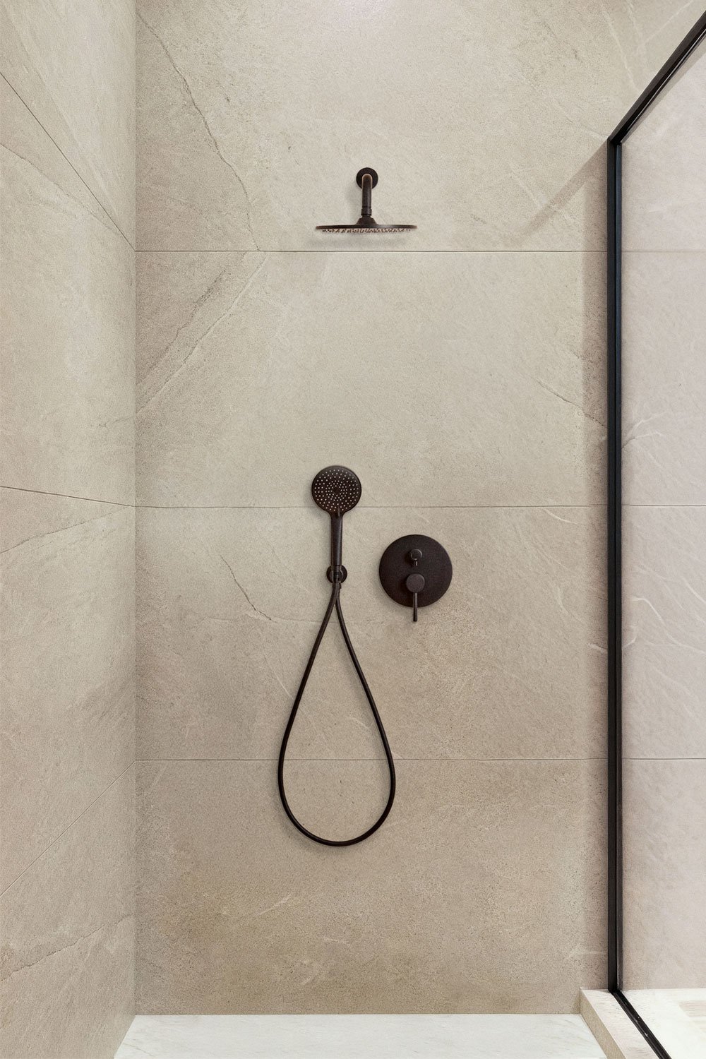 Colonne de douche encastrée en laiton Orveta, image de la galerie 1