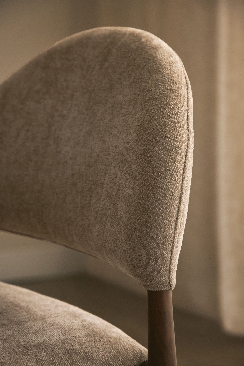 Chaise de salle à manger tapissée Nagore, image de la galerie 2