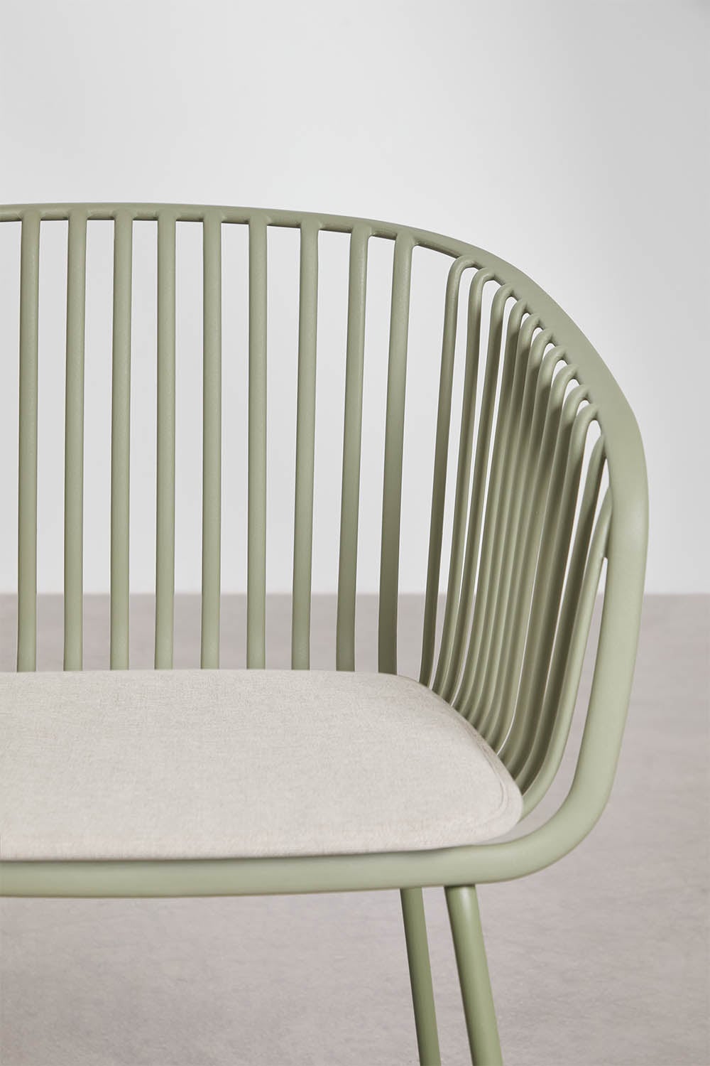 Pack de 4 chaises de salle à manger avec accoudoirs en acier et polypropylène Aradina, image de la galerie 4