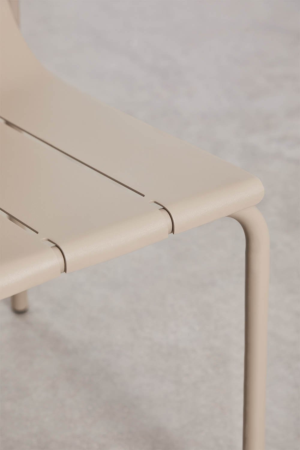 Pack de 4 chaises de salle à manger empilables en acier Isoria, image de la galerie 5