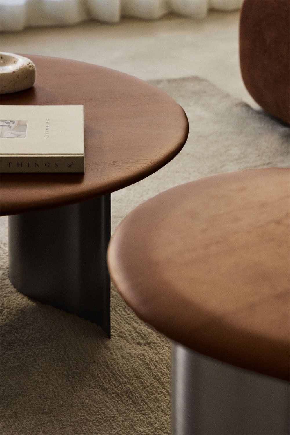 Set de 2 tables basses rondes en bois de manguier et acier inoxydable Marvion, image de la galerie 2