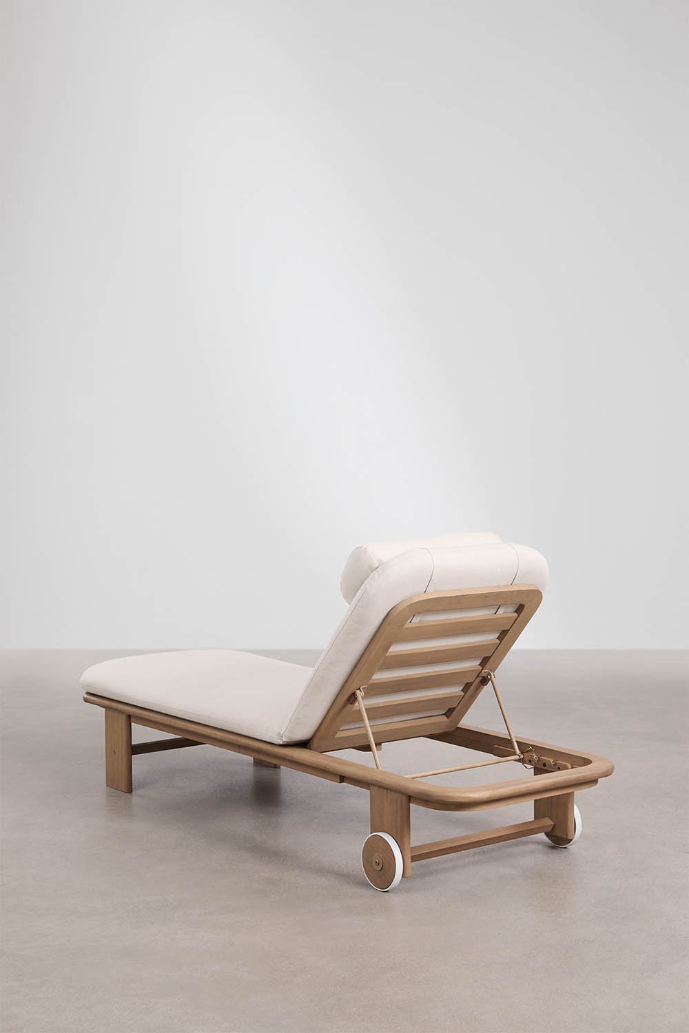 Chaise longue inclinable en bois d'acacia Uleno, image de la galerie 4