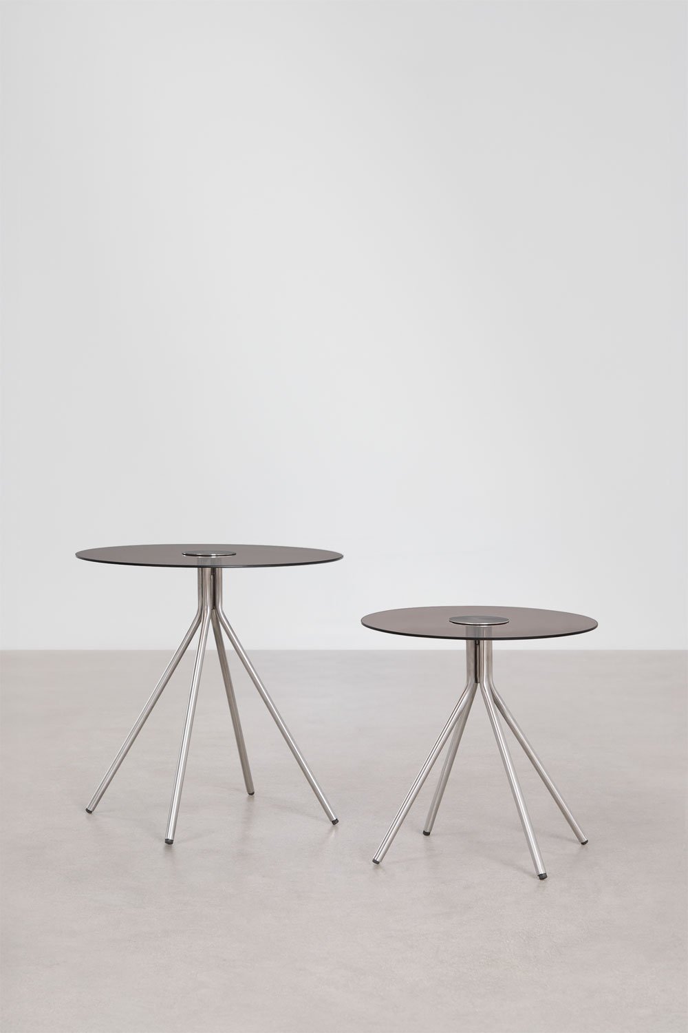 Set de 2 tables d'appoint rondes en acier et verre trempé Itsoro, image de la galerie 3