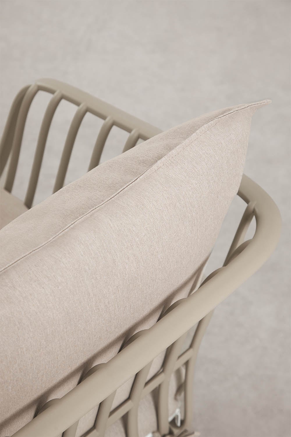 Pack de 2 fauteuils de jardin en acier et polypropylène Aradina, image de la galerie 2