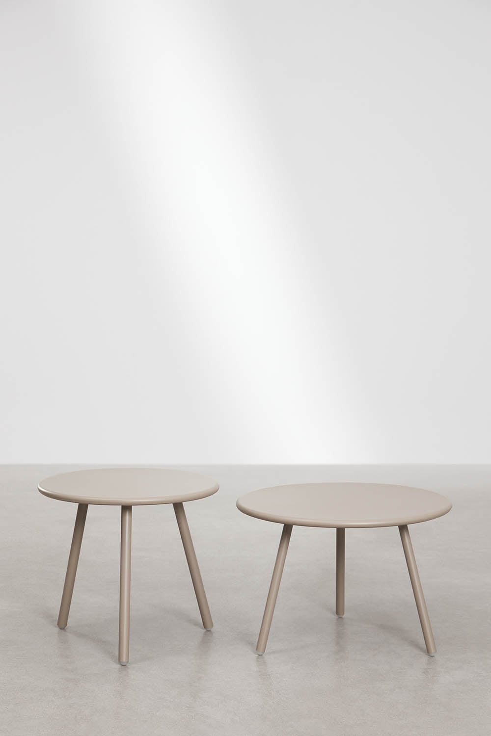 Set de 2 tables d'appoint de jardin en acier Aradina, image de la galerie 1