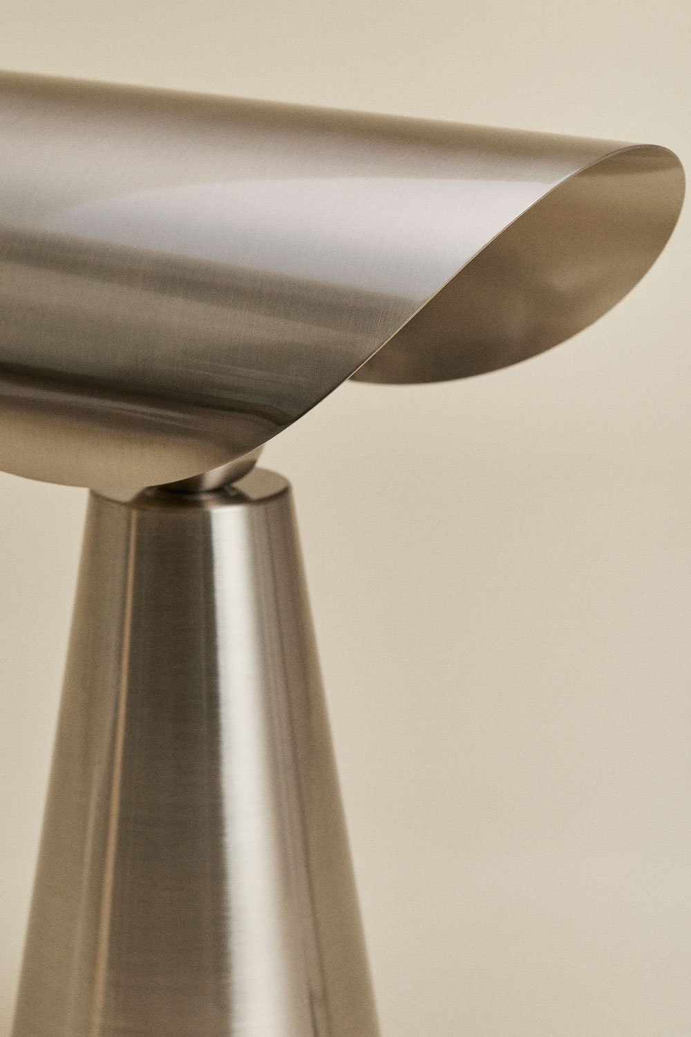 Lampe de table ↑35 cm en fer Conby, image de la galerie 5