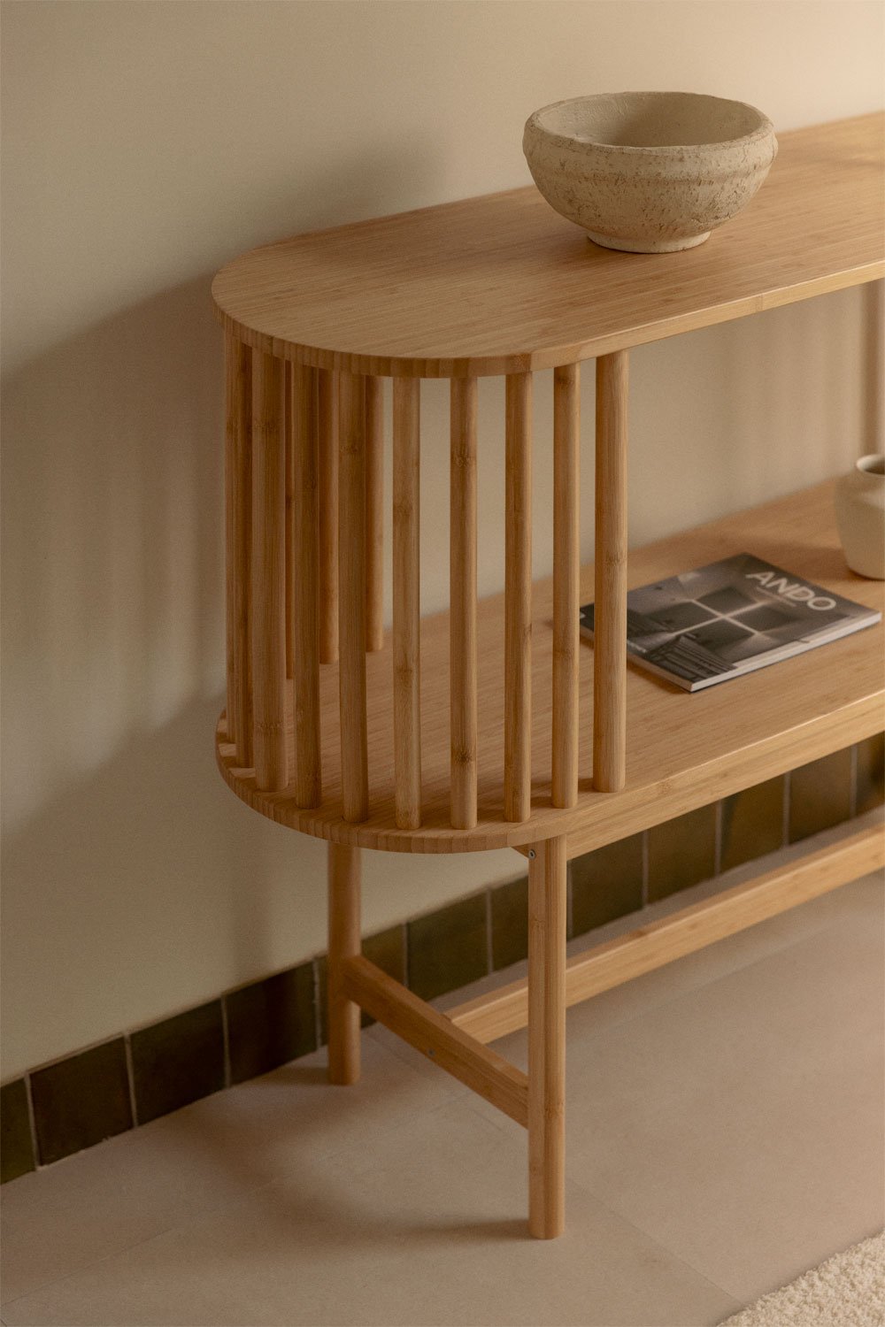 Console d'entrée en bambou Connery, image de la galerie 2