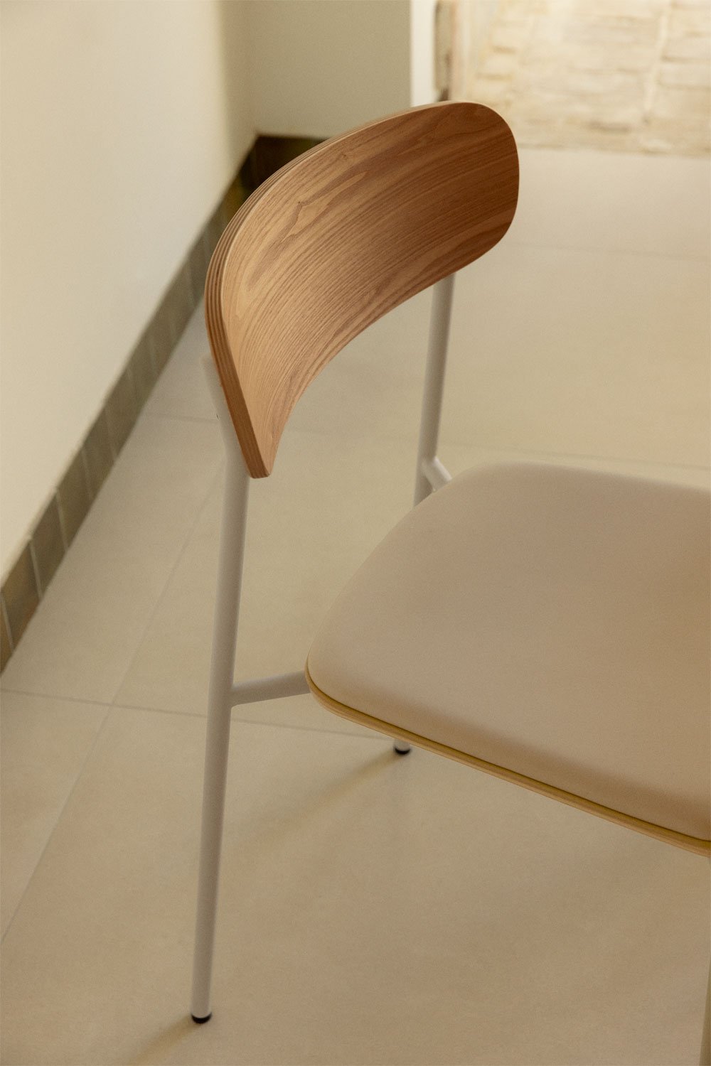Pack de 2 chaises de salle à manger empilables en fer et bois Wilpier, image de la galerie 2