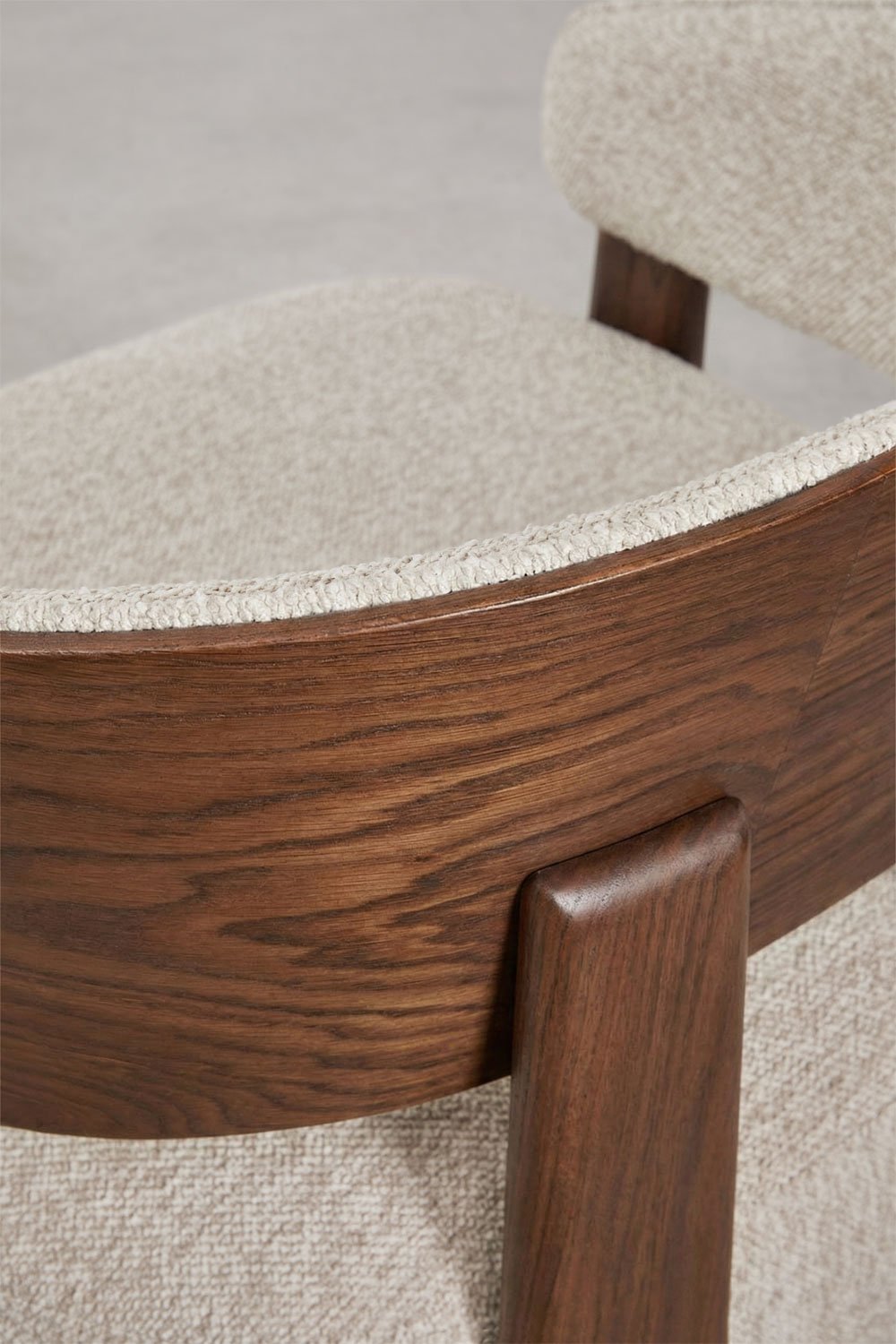 Fauteuil en bois de chêne tapissé Olea, image de la galerie 4