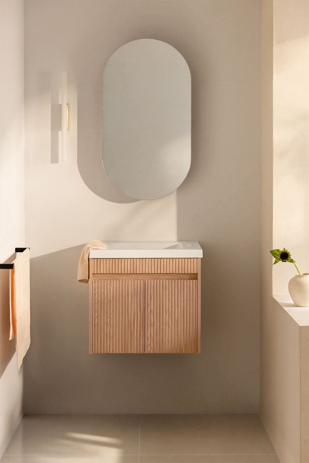 Ensemble de meuble de salle de bain suspendu en bois avec lavabo intégré Narek, image de la galerie 1