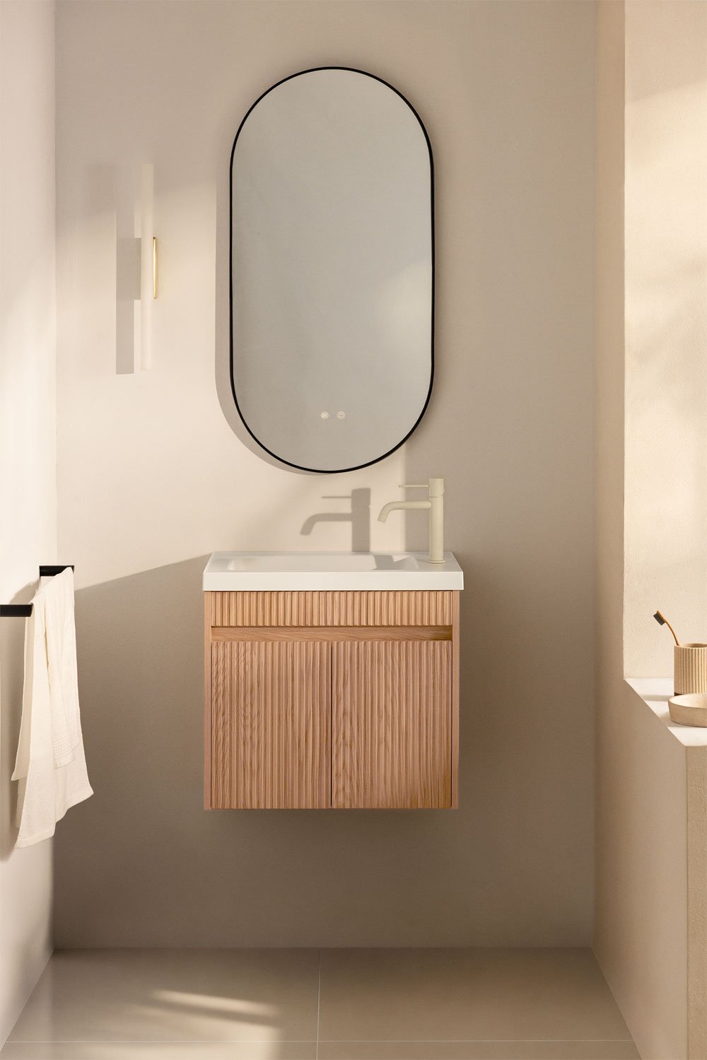 Ensemble de meuble de salle de bain suspendu en bois avec lavabo intégré Narek, image de la galerie 1