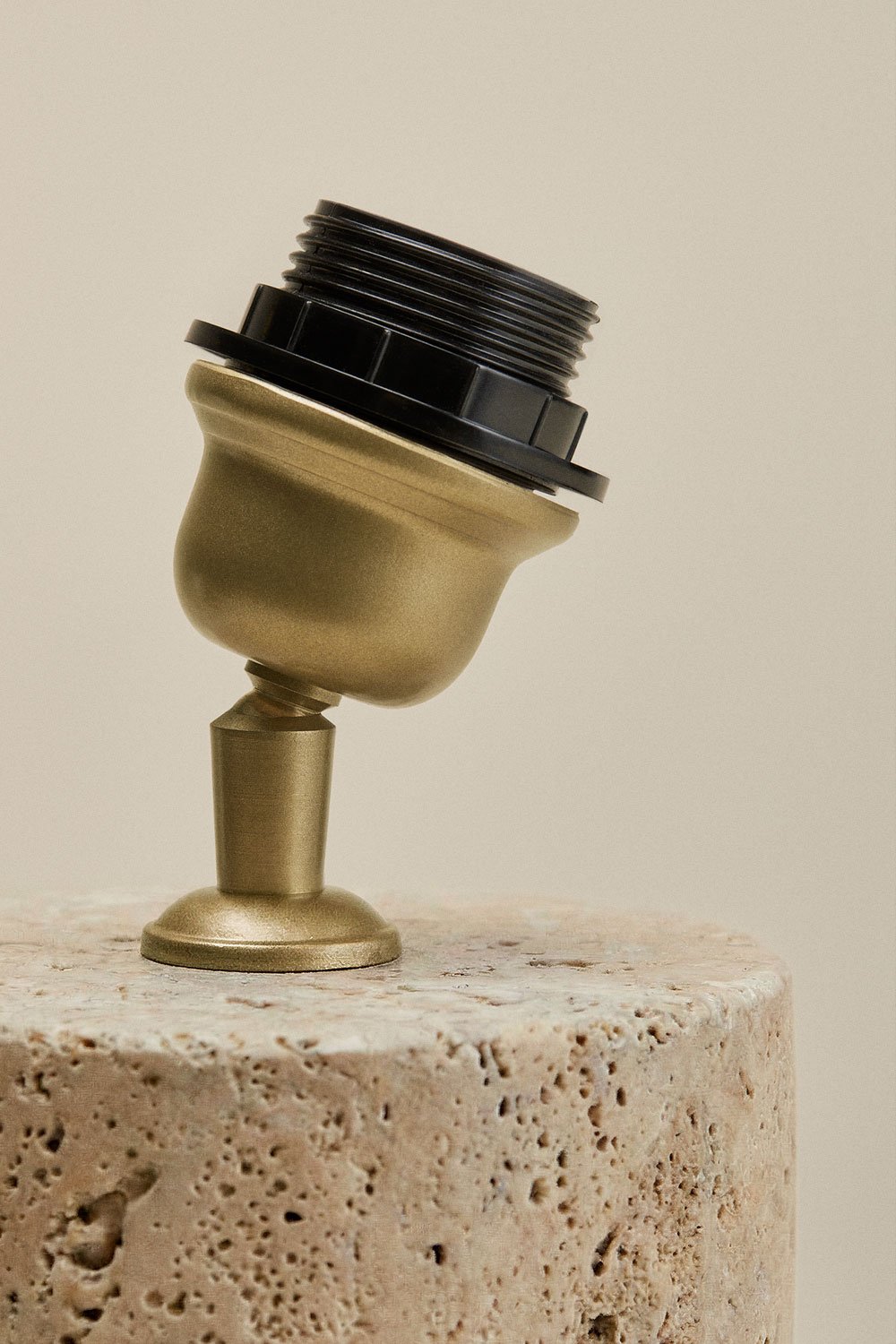 Base de lampe de table en pierre naturelle Orlena, image de la galerie 4